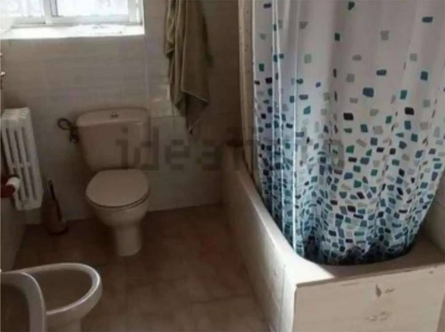 Habitació a Calle de Panama, 39, Zona Alta Bany de Casa adosada per a compartir en Ponferrada amb Calefacció, Jardí privat i Parquet