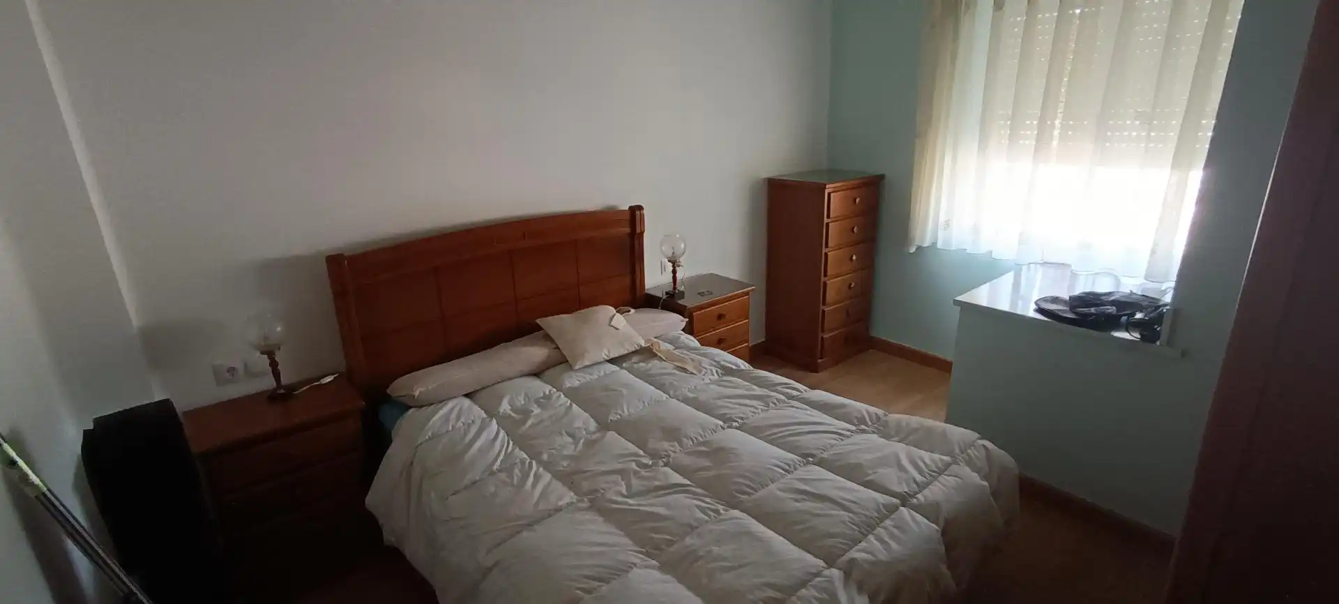 Habitació a Calle de Panama, 39, Zona Alta Dormitori de Casa adosada per a compartir en Ponferrada amb Calefacció, Jardí privat i Parquet