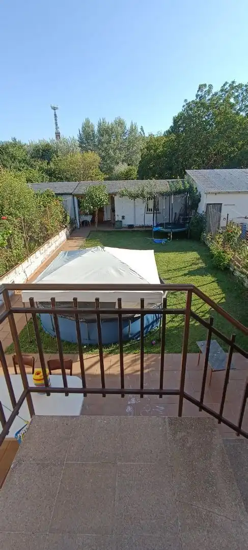 Habitació a Calle de Panama, 39, Zona Alta Piscina de Casa adosada per a compartir en Ponferrada amb Calefacció, Jardí privat i Parquet
