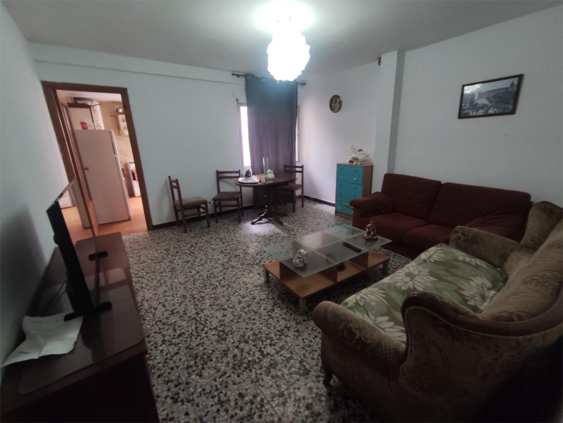 Sala d'estar de Dúplex de lloguer en La Puebla de Híjar amb Moblat i Balcó