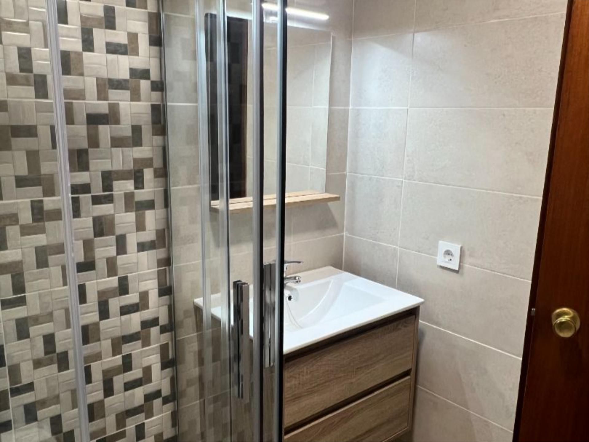 Bathroom of Flat to rent in Cáceres Capital