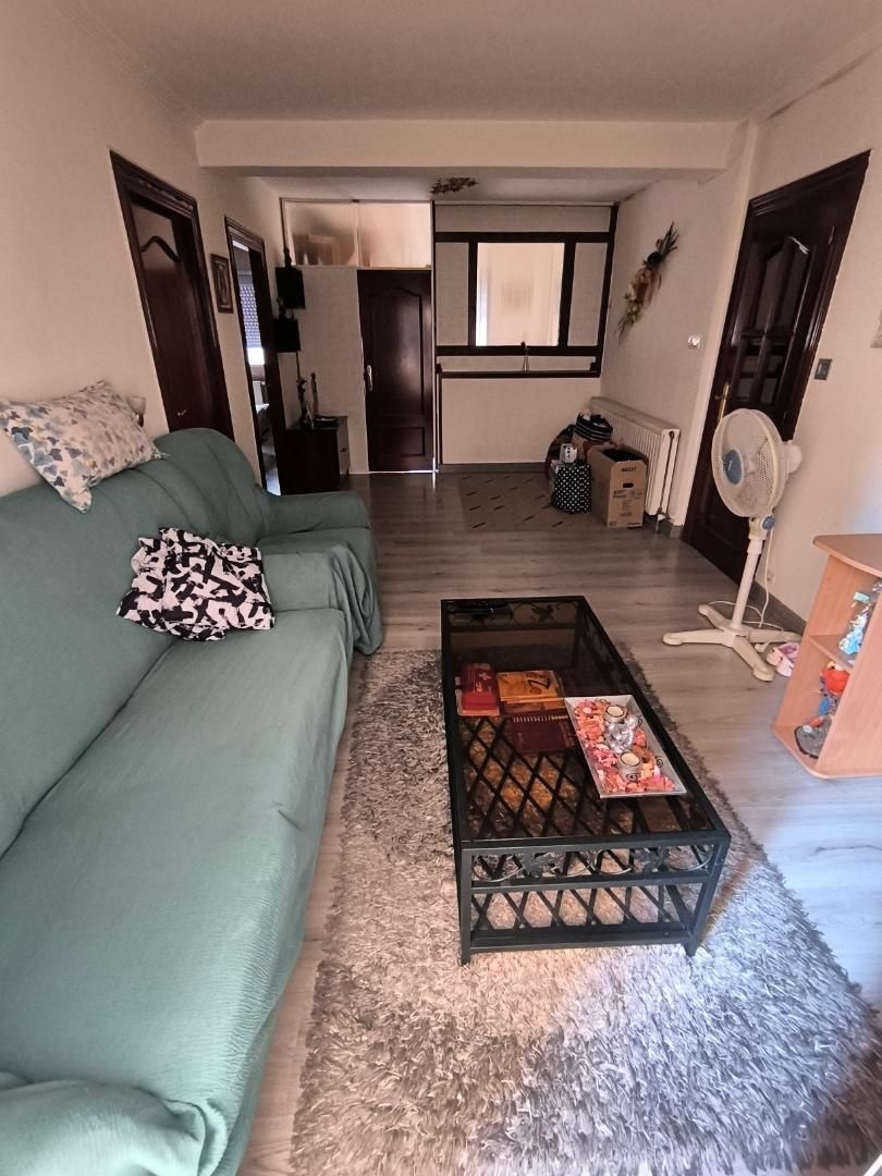 Living room of Flat for sale in Burgos Capital  with Heating, Parquet flooring and Terrace