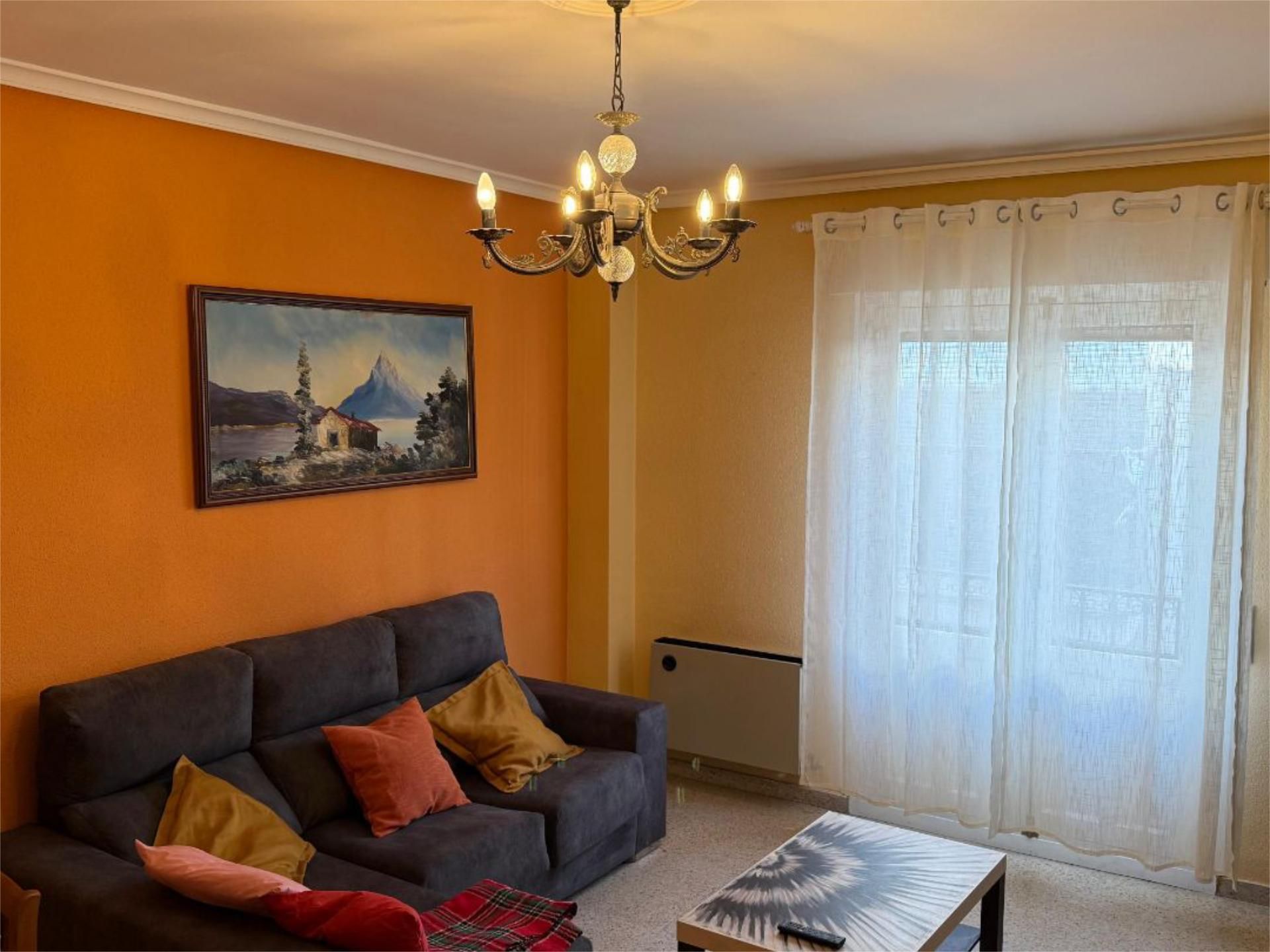 Sala de estar de Piso de alquiler en Toro con Calefacción, Amueblado y Balcón