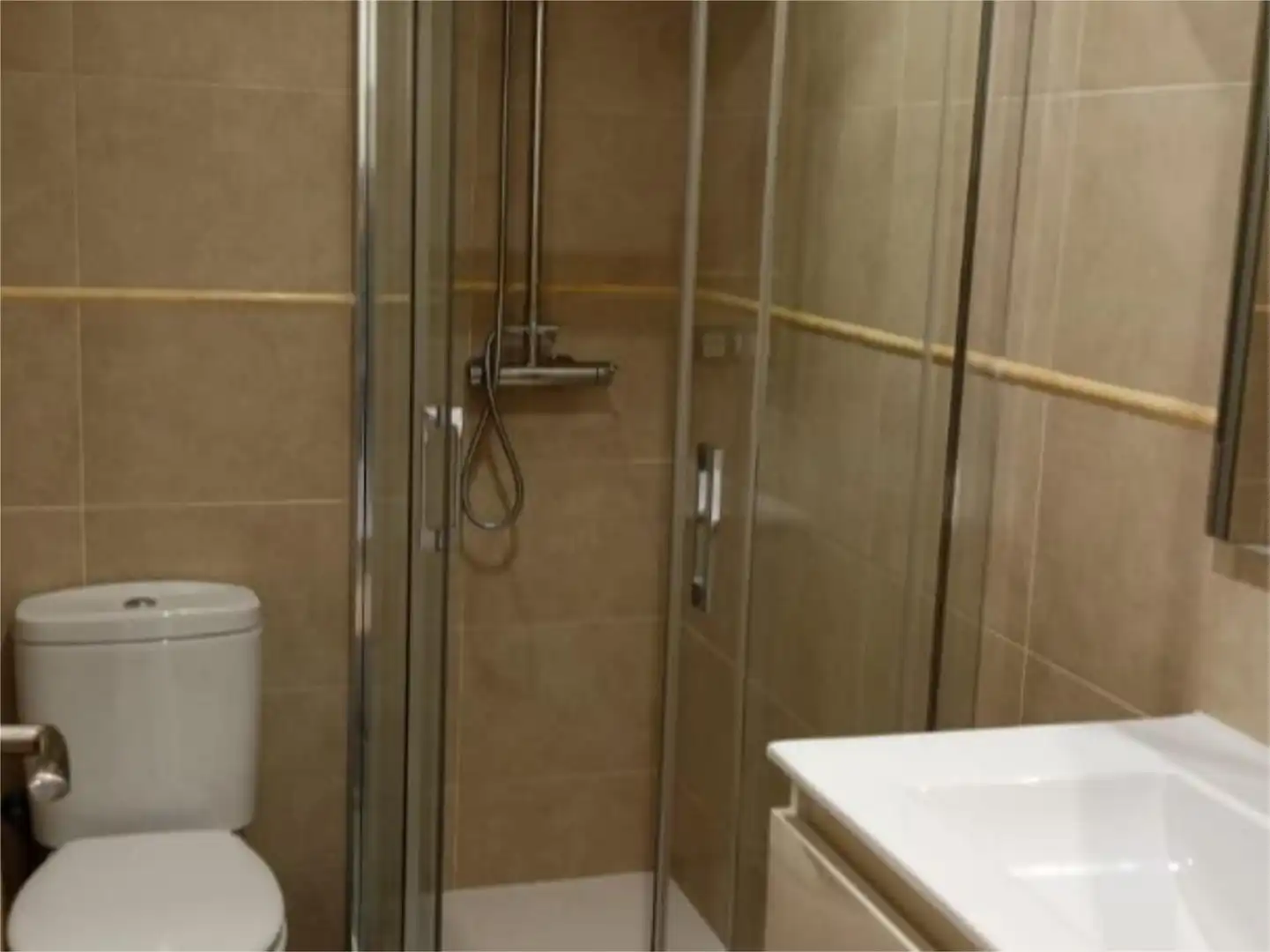 Flat for sale in Carrer Tortosa, 10, Santa Bàrbara Bathroom of Flat for sale in Santa Bàrbara with Terrace and Balcony