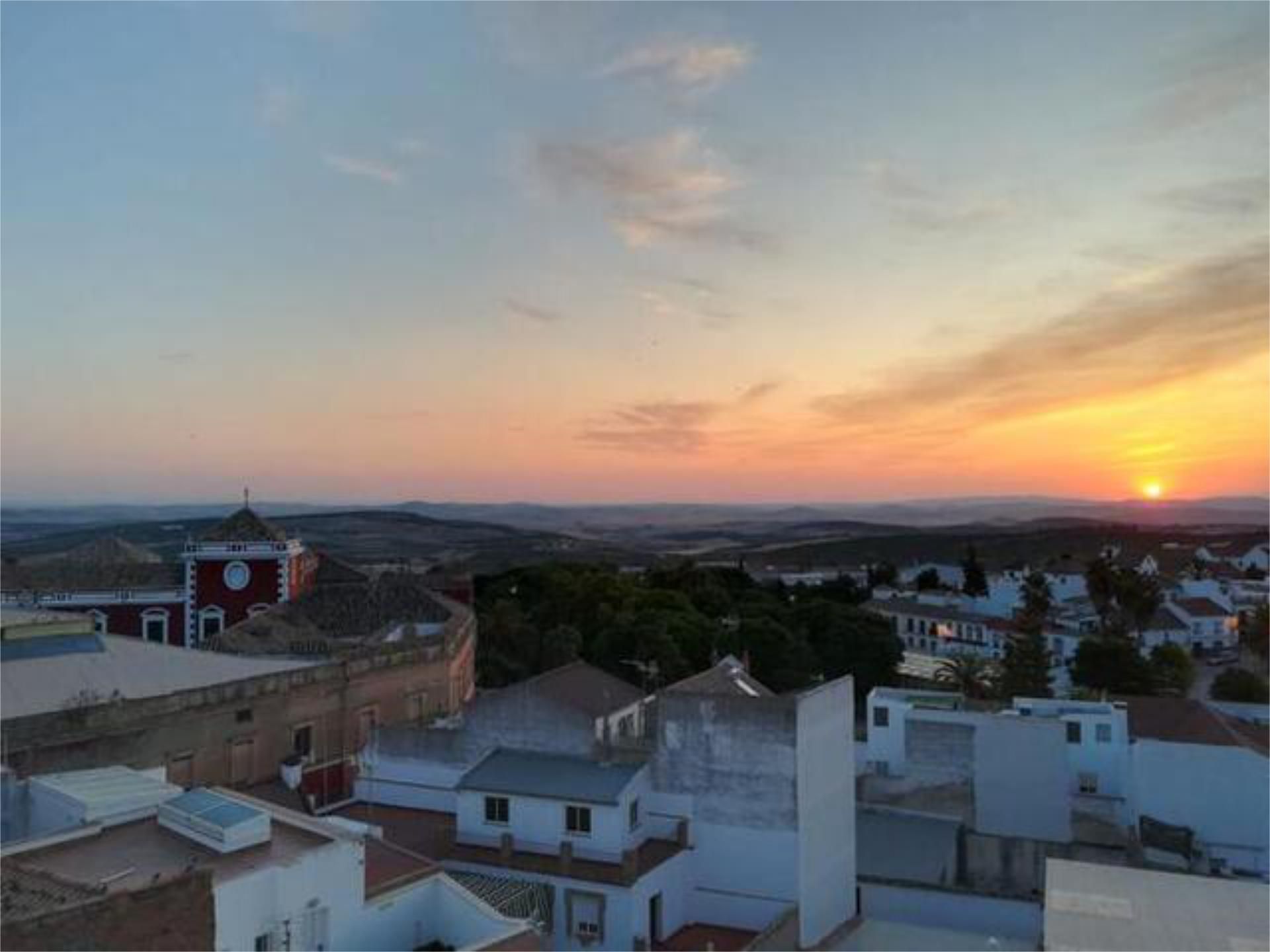 Vista exterior de Pis de lloguer en Fernán-Núñez amb Terrassa, Traster i Moblat