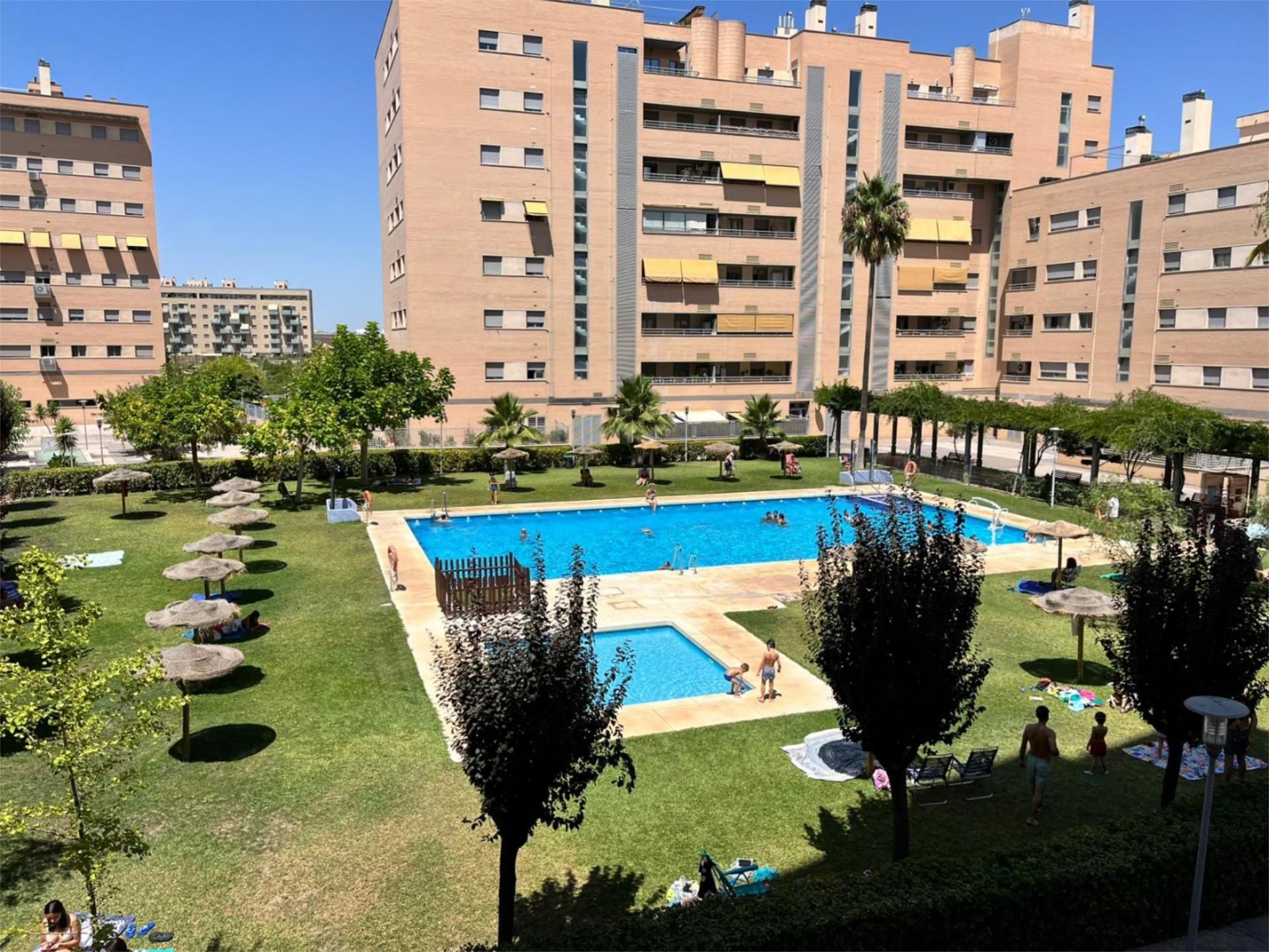 Swimming pool of Flat to rent in  Granada Capital  with Terrace, Swimming Pool and Balcony