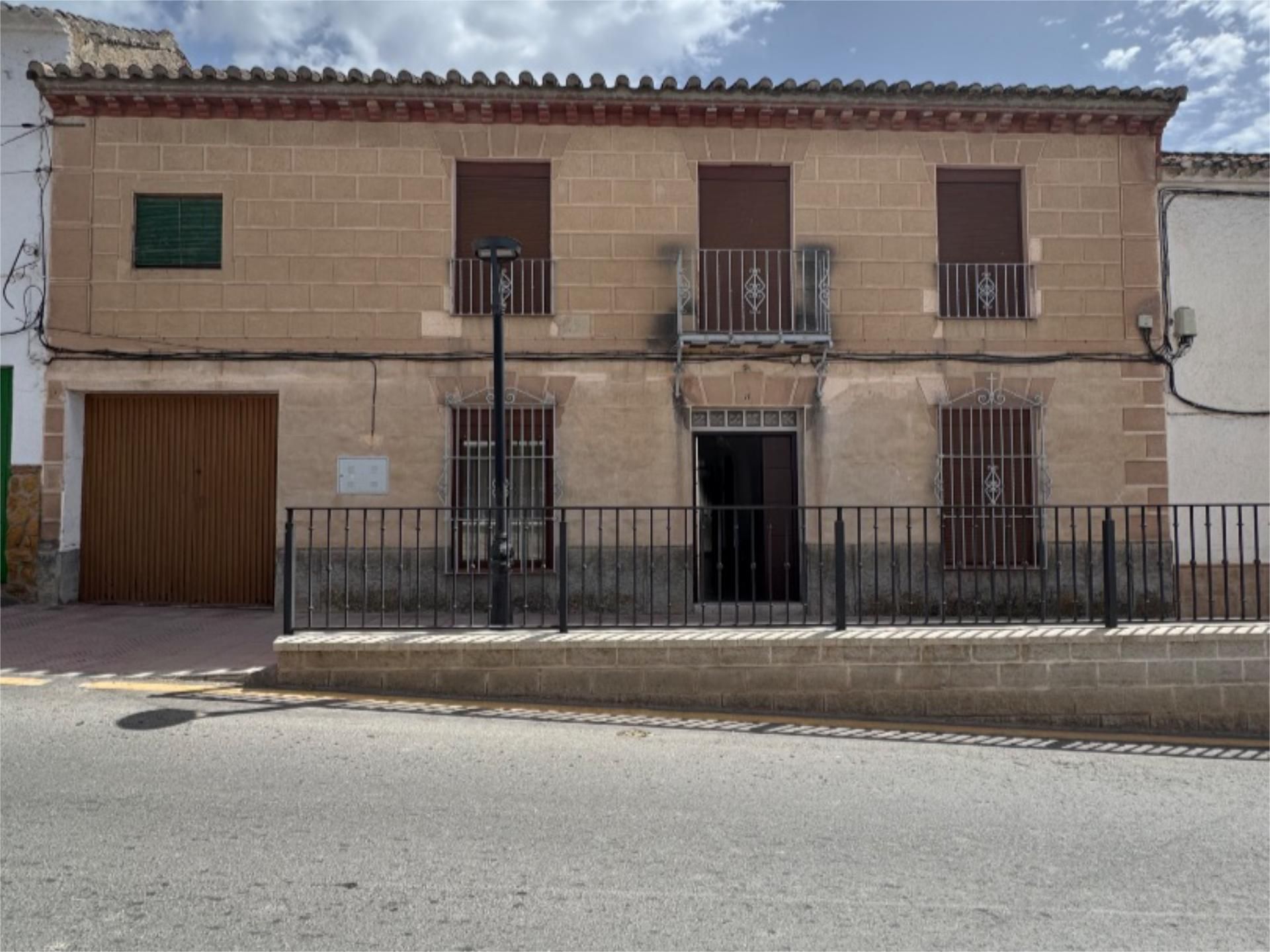Vista exterior de Casa o xalet en venda en Íllora amb Piscina i Balcó