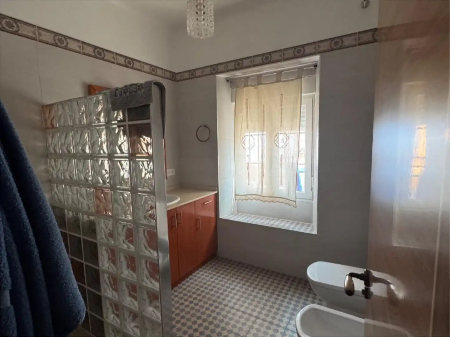 Houses for sale in Calle Luciano Maldonado, 5, Íllora Bathroom of Houses for sale in Íllora with Swimming Pool and Balcony