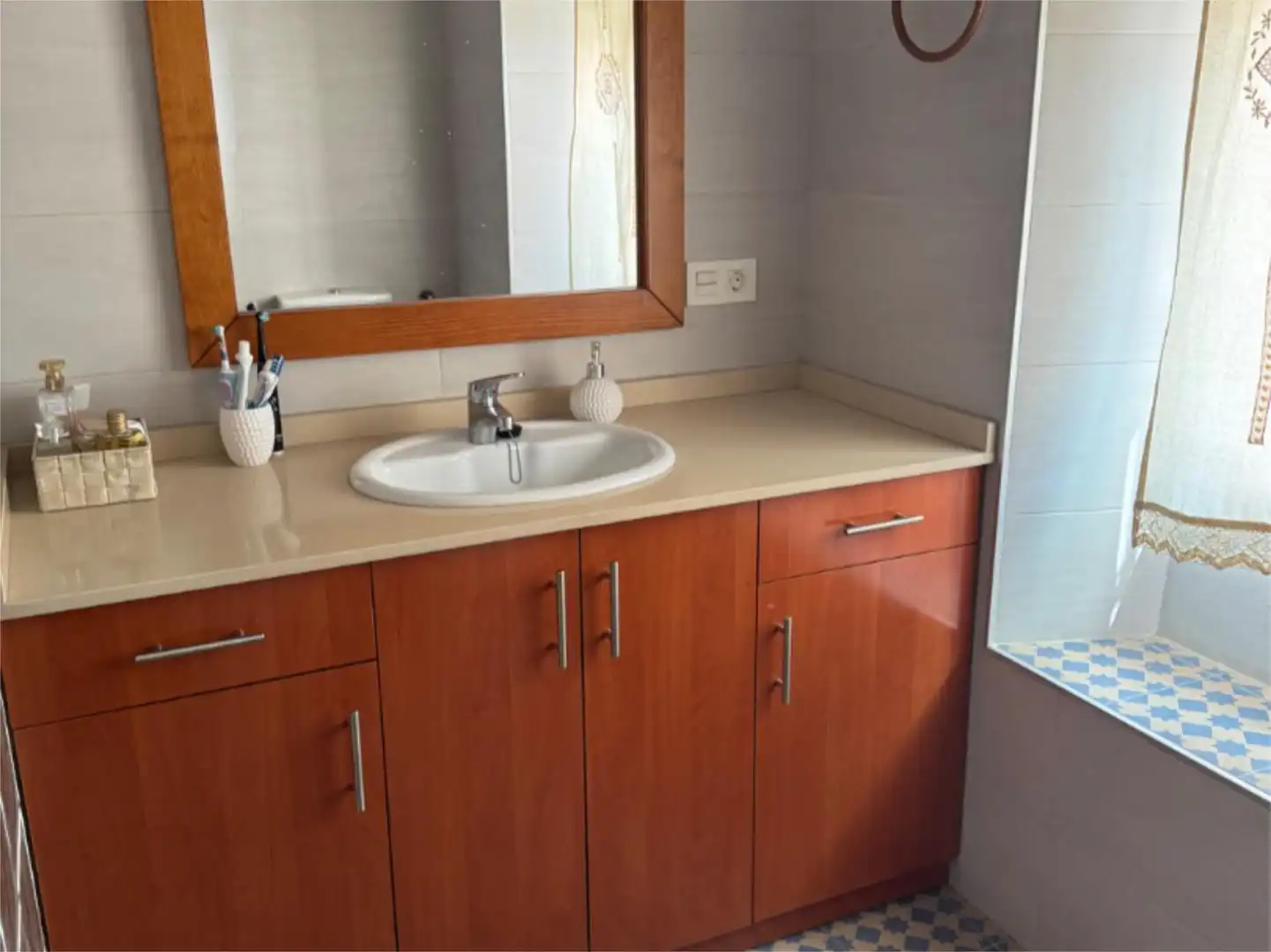Houses for sale in Calle Luciano Maldonado, 5, Íllora Bathroom of Houses for sale in Íllora with Swimming Pool and Balcony