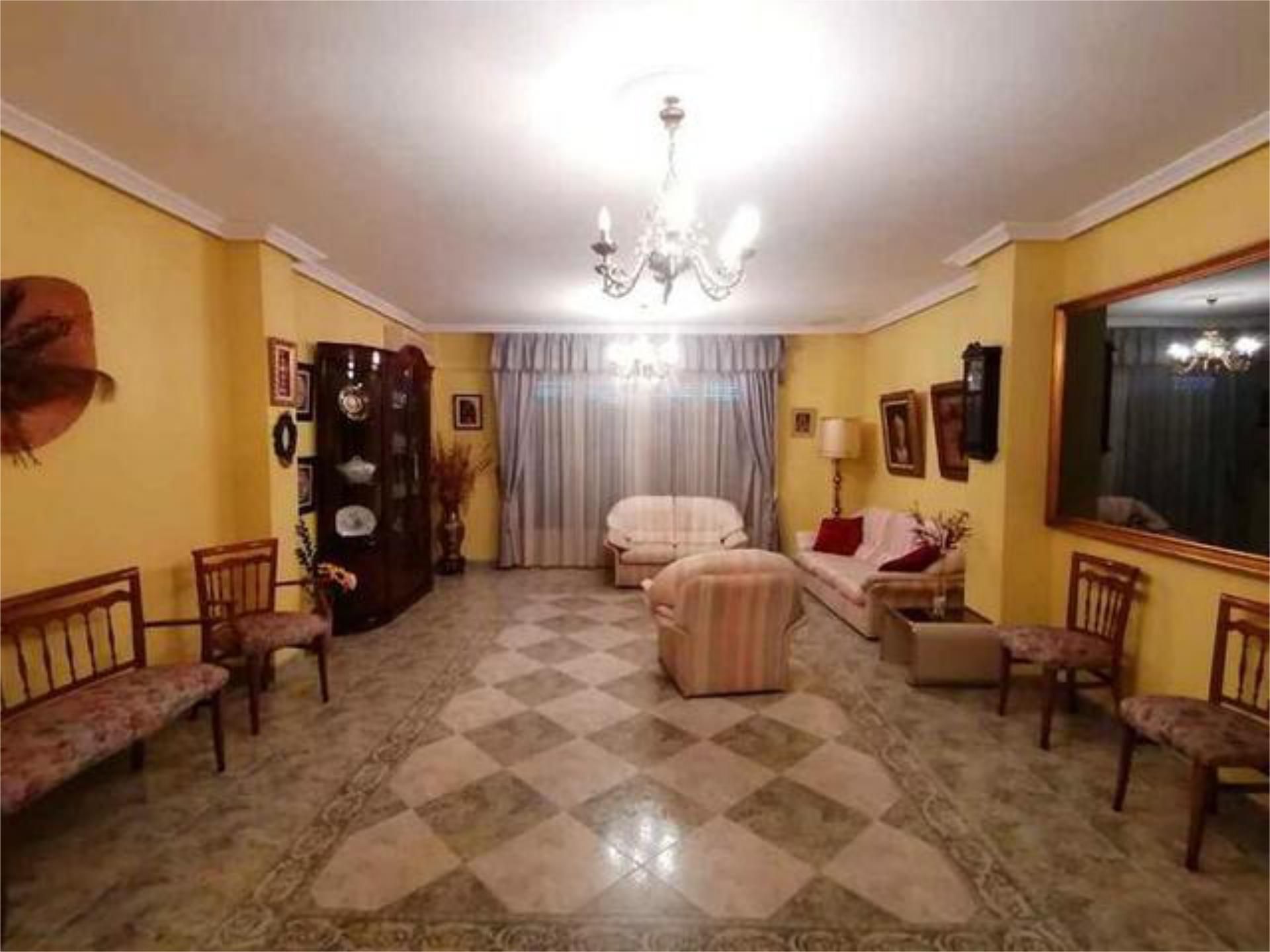 Sala d'estar de Pis en venda en Porcuna amb Terrassa