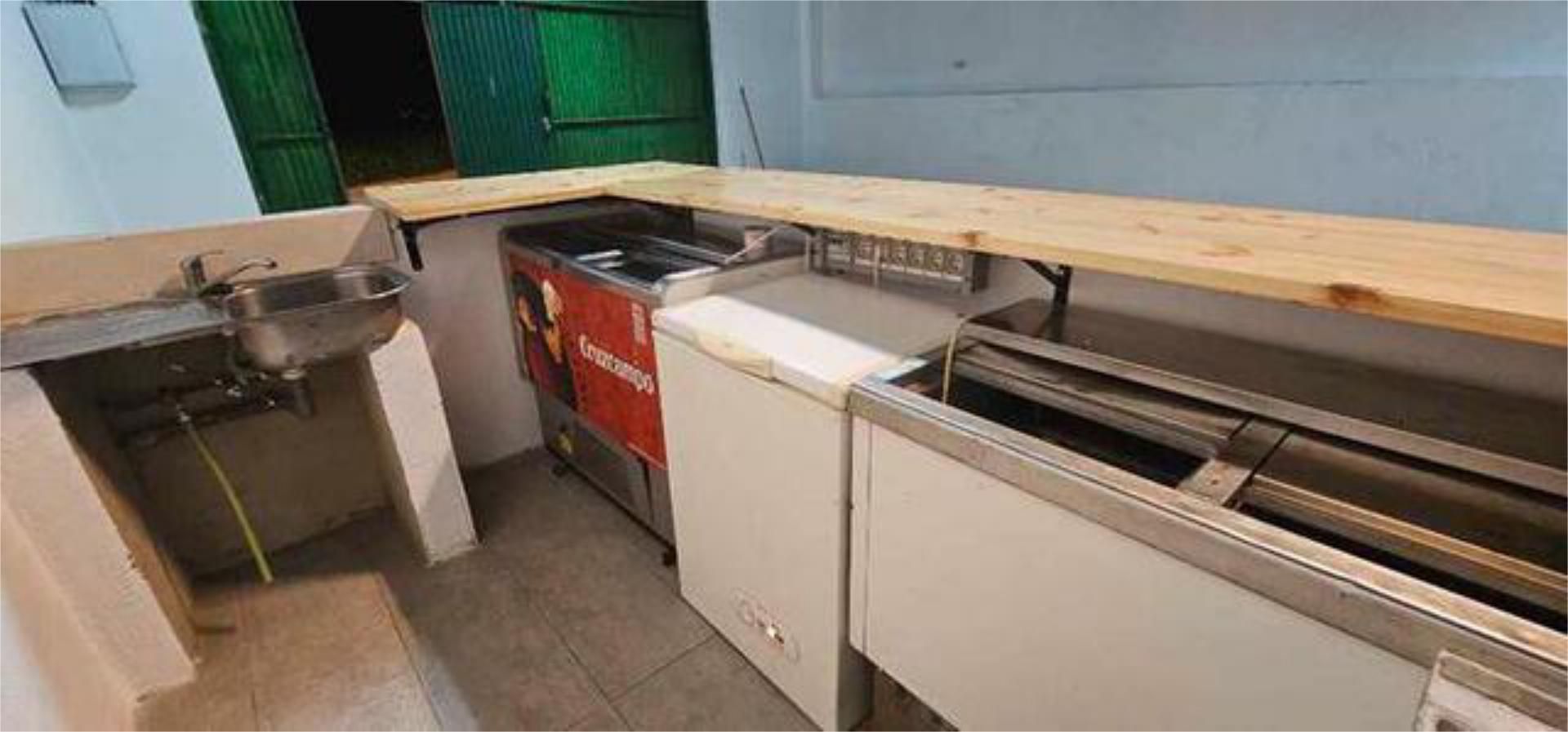Cuina de Local de lloguer en  Sevilla Capital amb Aire condicionat