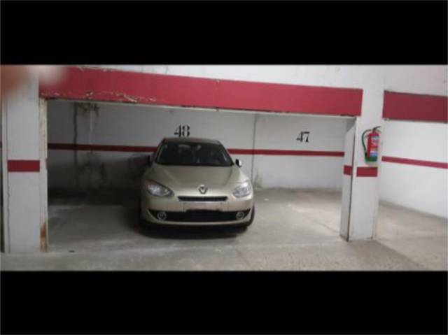 Garaje en Alquiler en Calle Astorga, 22 en Capuchinos - Glorieta - Ciudad Jardín