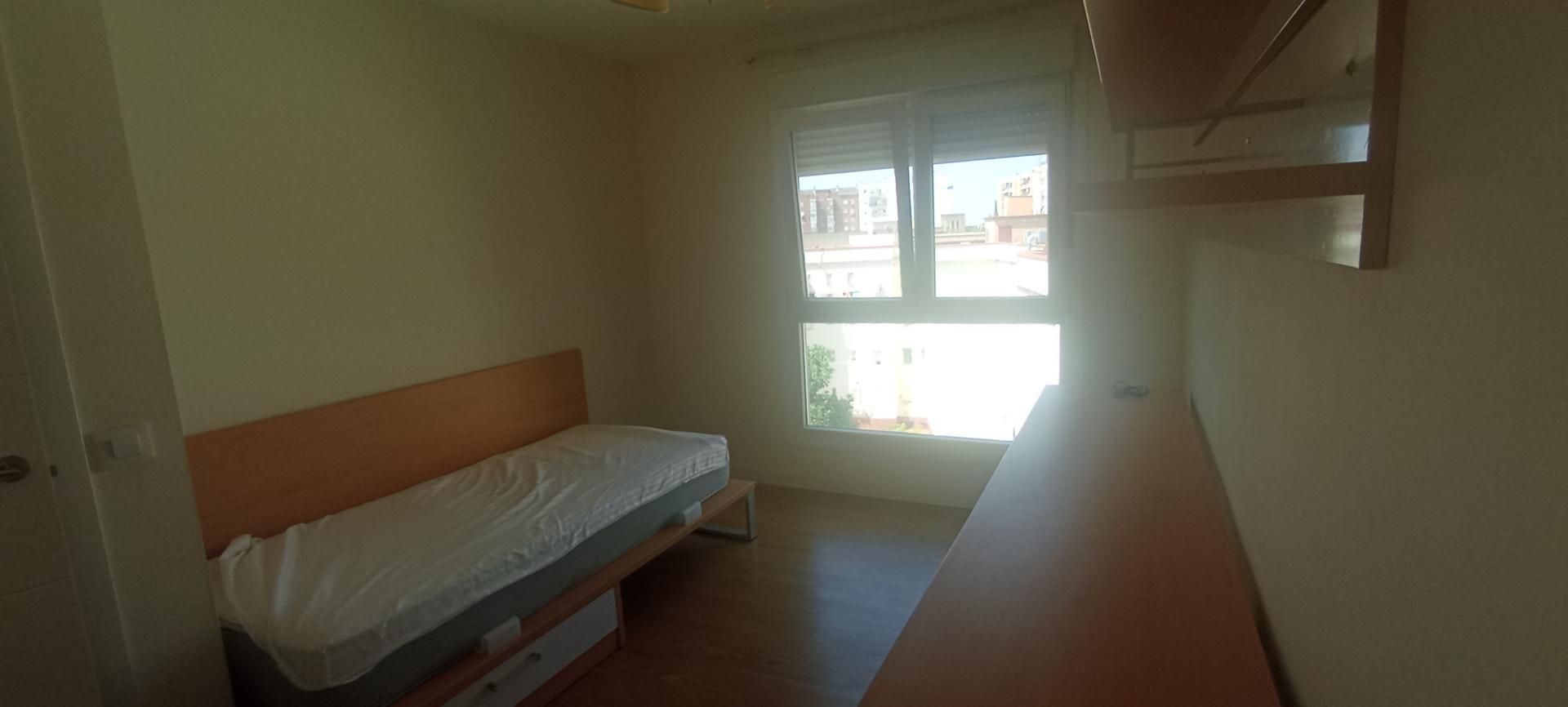 Bedroom of Flat to share in Badajoz Capital  with Balcony and Video intercom