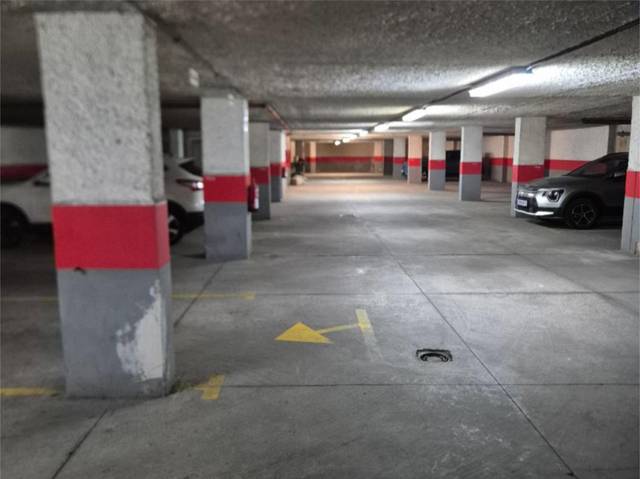 Garaje en Venta en Calle Juan Sebastián Elcano, 27 en La Salle - Cuatro Torres
