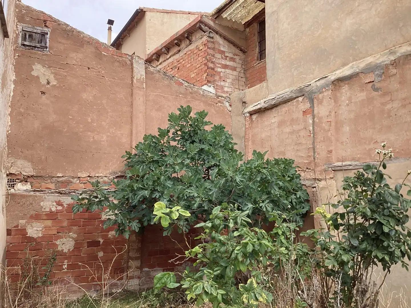 Casa o xalet en venda a Calle Jugeda, 30b, Alfambra Vista exterior de Casa o xalet en venda en Alfambra amb Terrassa i Balcó