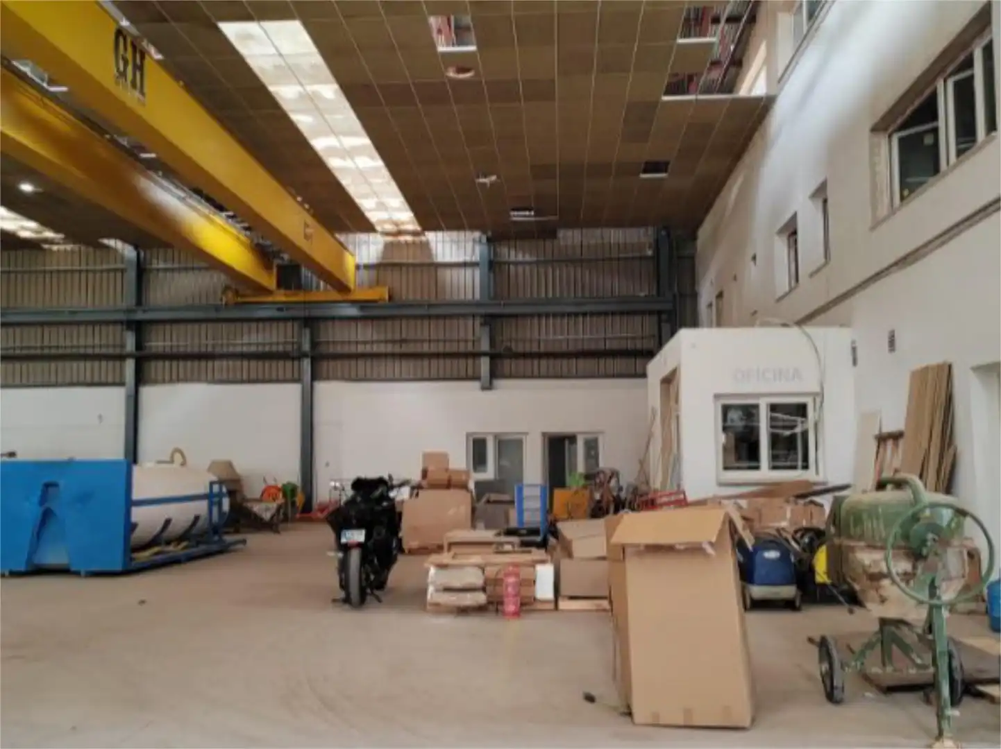 Nau industrial de lloguer a Calle Alcaudete, 7, Renfe - Bulevar 1ª y 2ª Fase Nau industrial de lloguer en Jaén amb Aire condicionat, Calefacció i Moblat