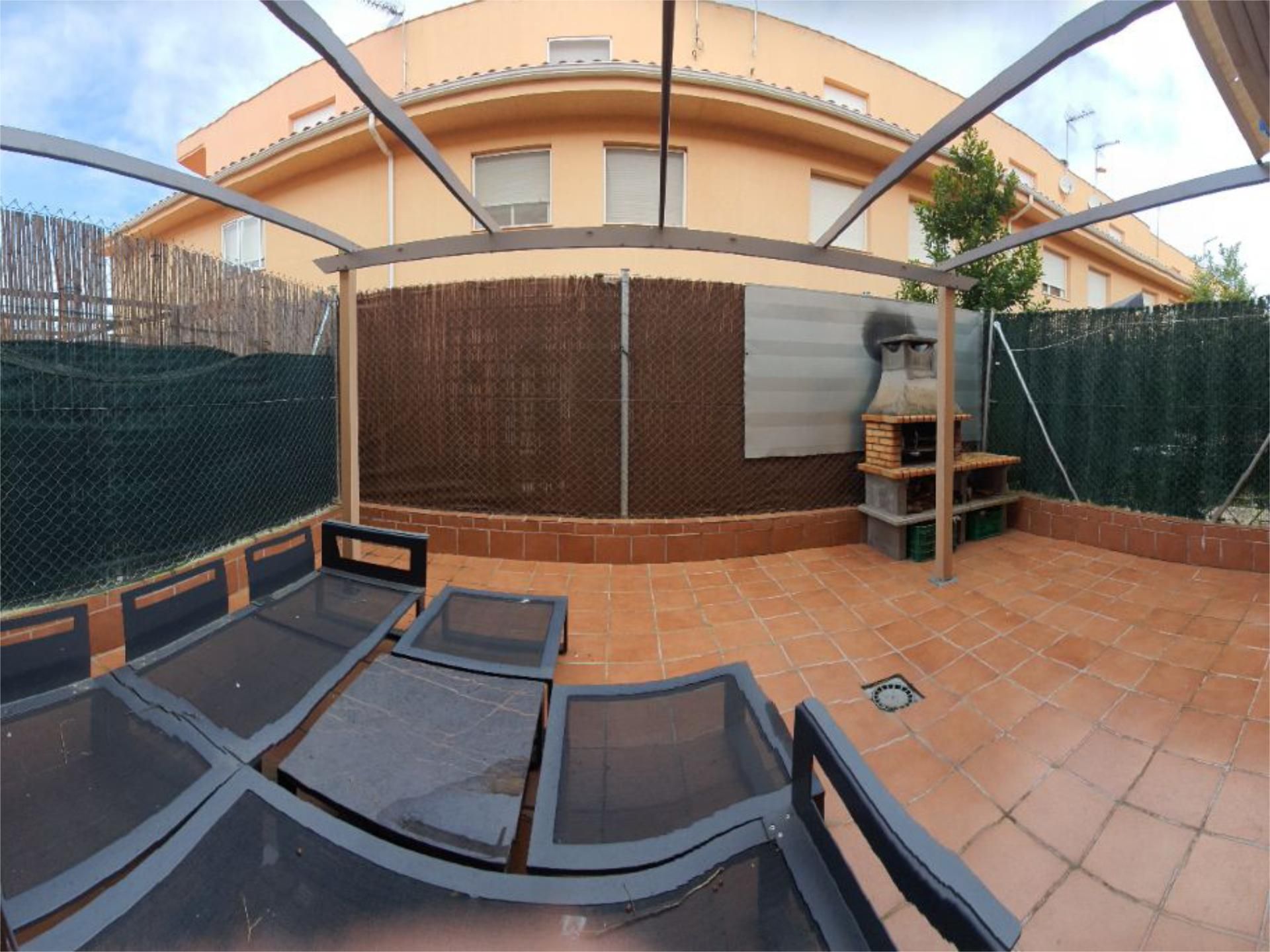 Terrassa de Casa o xalet en venda en Monfarracinos amb Calefacció i Moblat