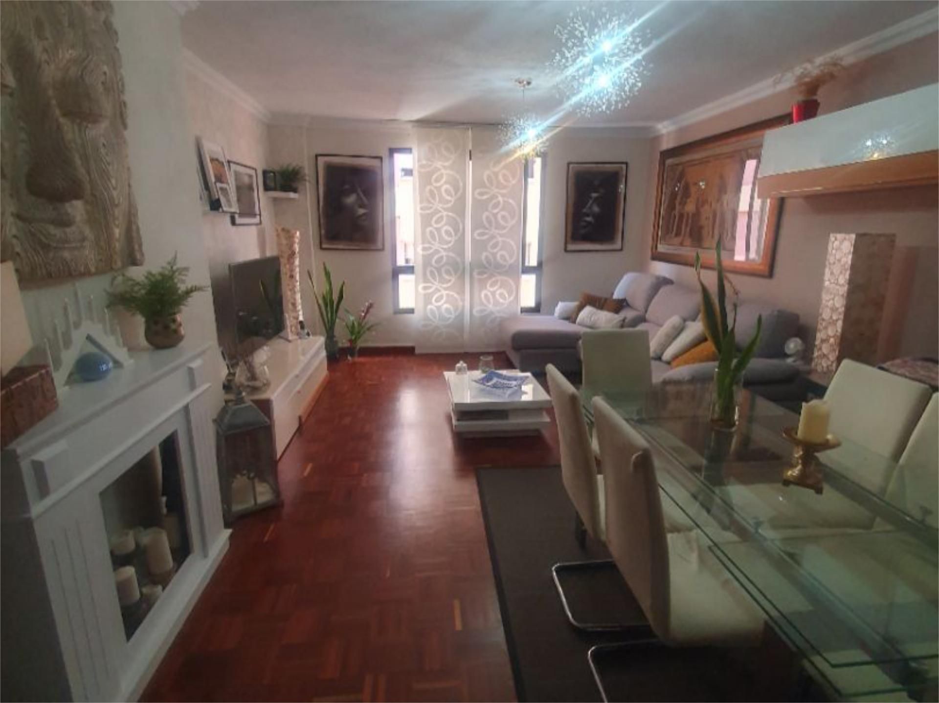 Sala d'estar de Pis per a compartir en Las Palmas de Gran Canaria amb Parquet, Terrassa i Moblat