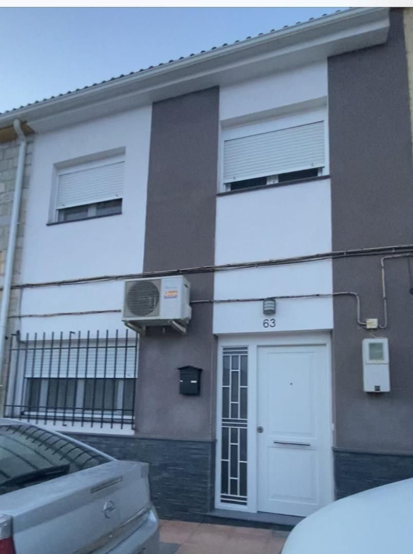 Exterior view of Single-family semi-detached for sale in Benalúa  with Air Conditioner and Terrace