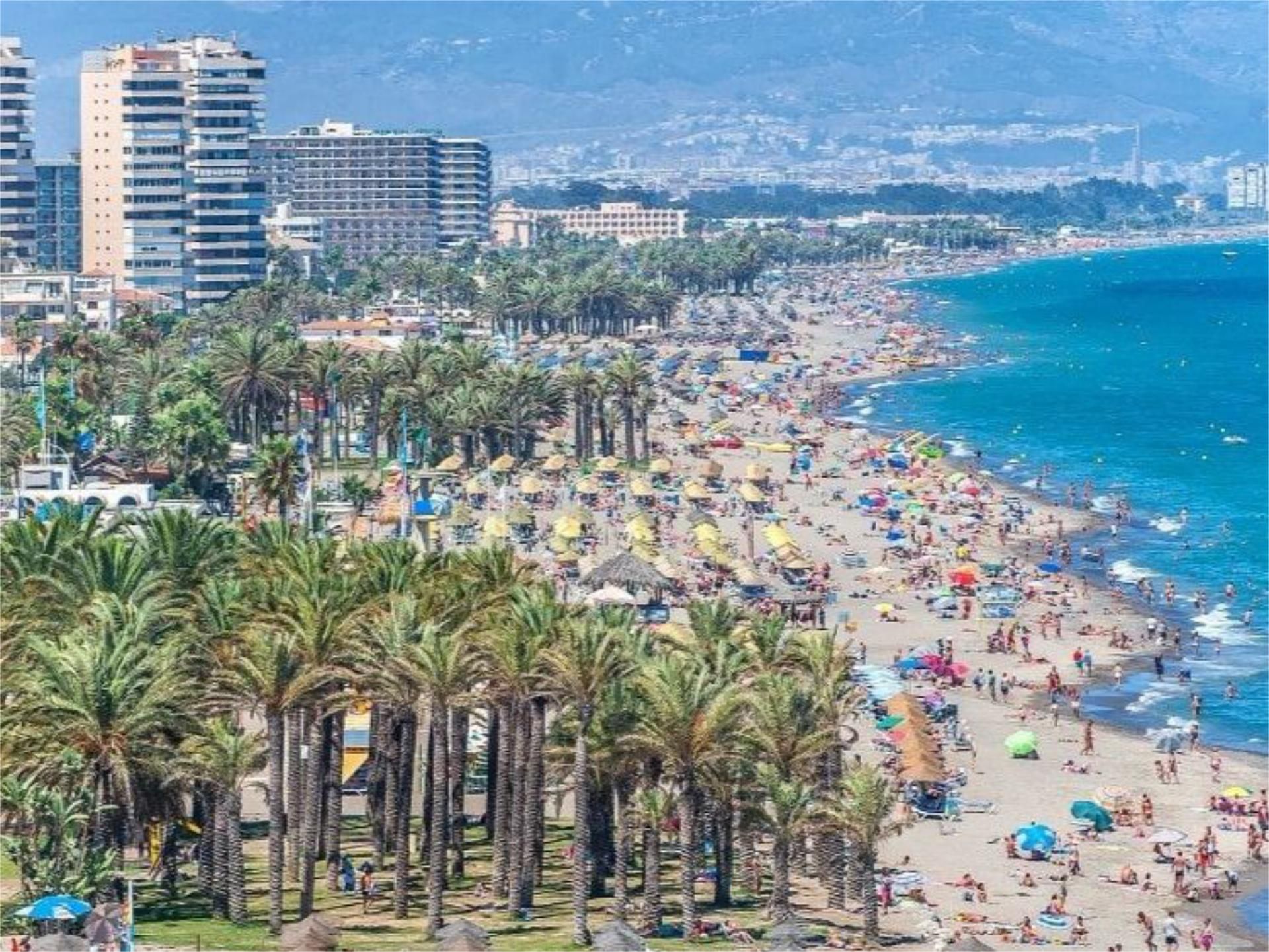 Vista exterior de Local en traspaso en Torremolinos con Aire acondicionado, Calefacción y Amueblado