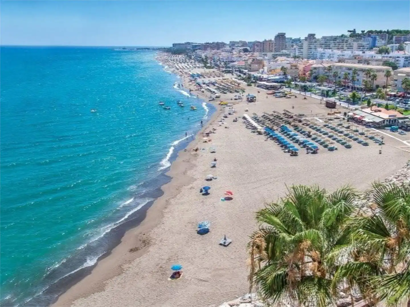 Vista exterior de Local en traspaso en Torremolinos con Aire acondicionado, Calefacción y Amueblado