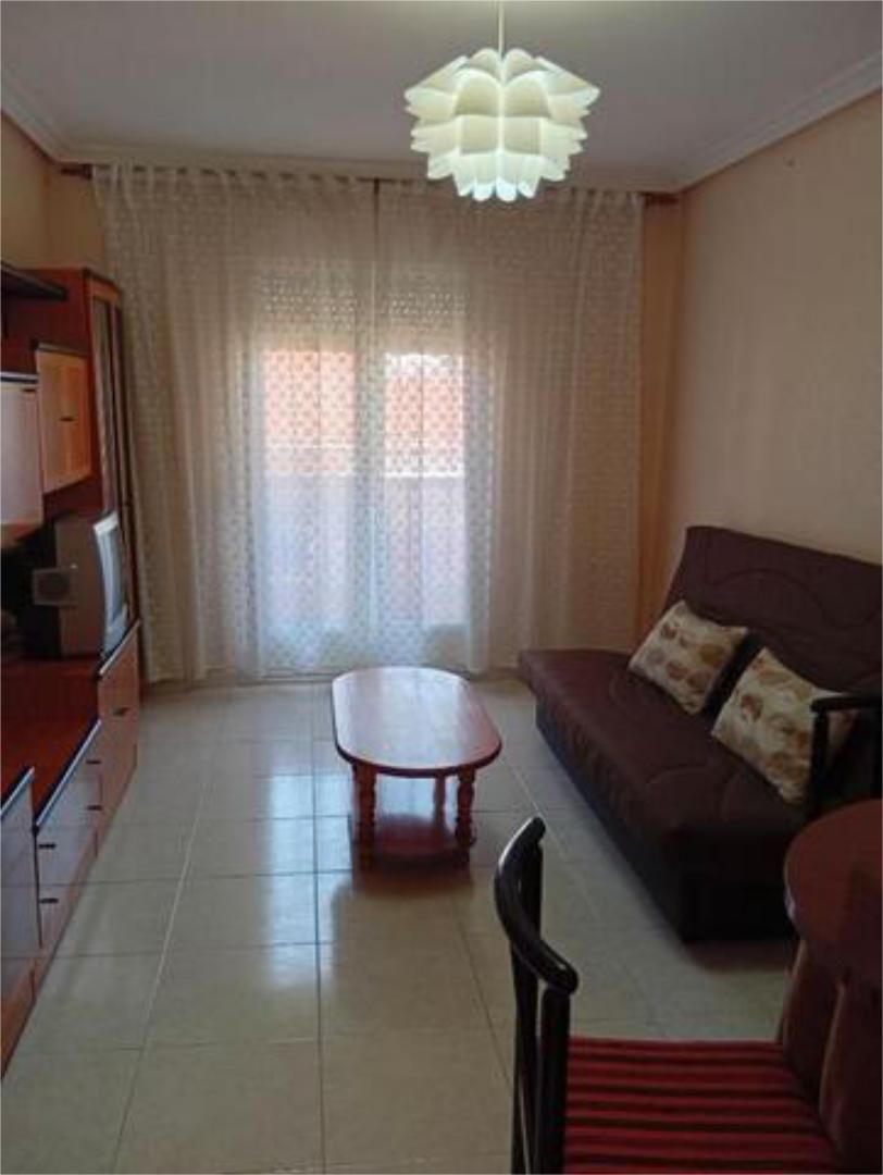 Sala d'estar de Apartament de lloguer en Hervás amb Terrassa i Moblat