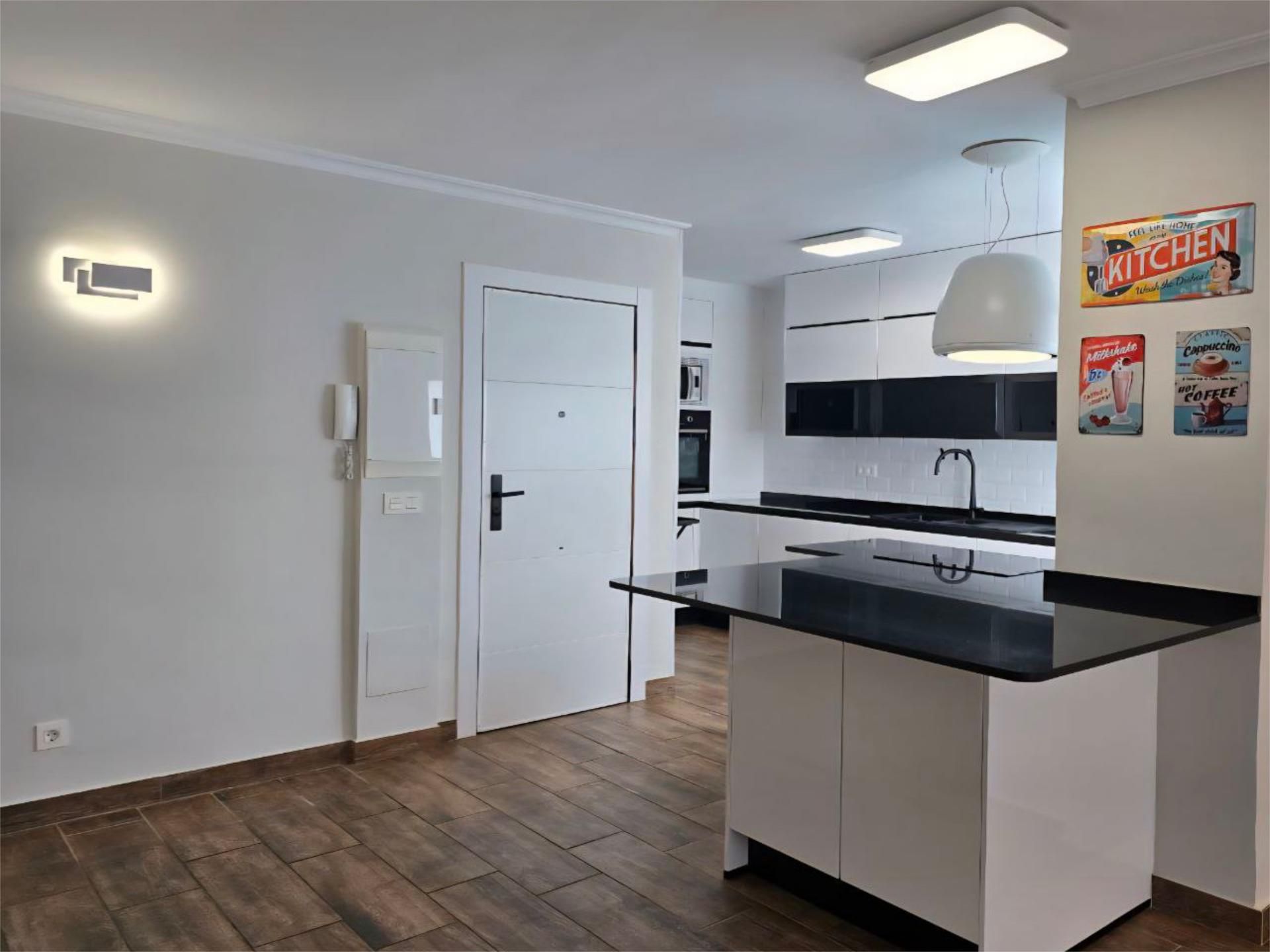 Kitchen of Flat for sale in Marbella  with Air Conditioner, Terrace and Balcony