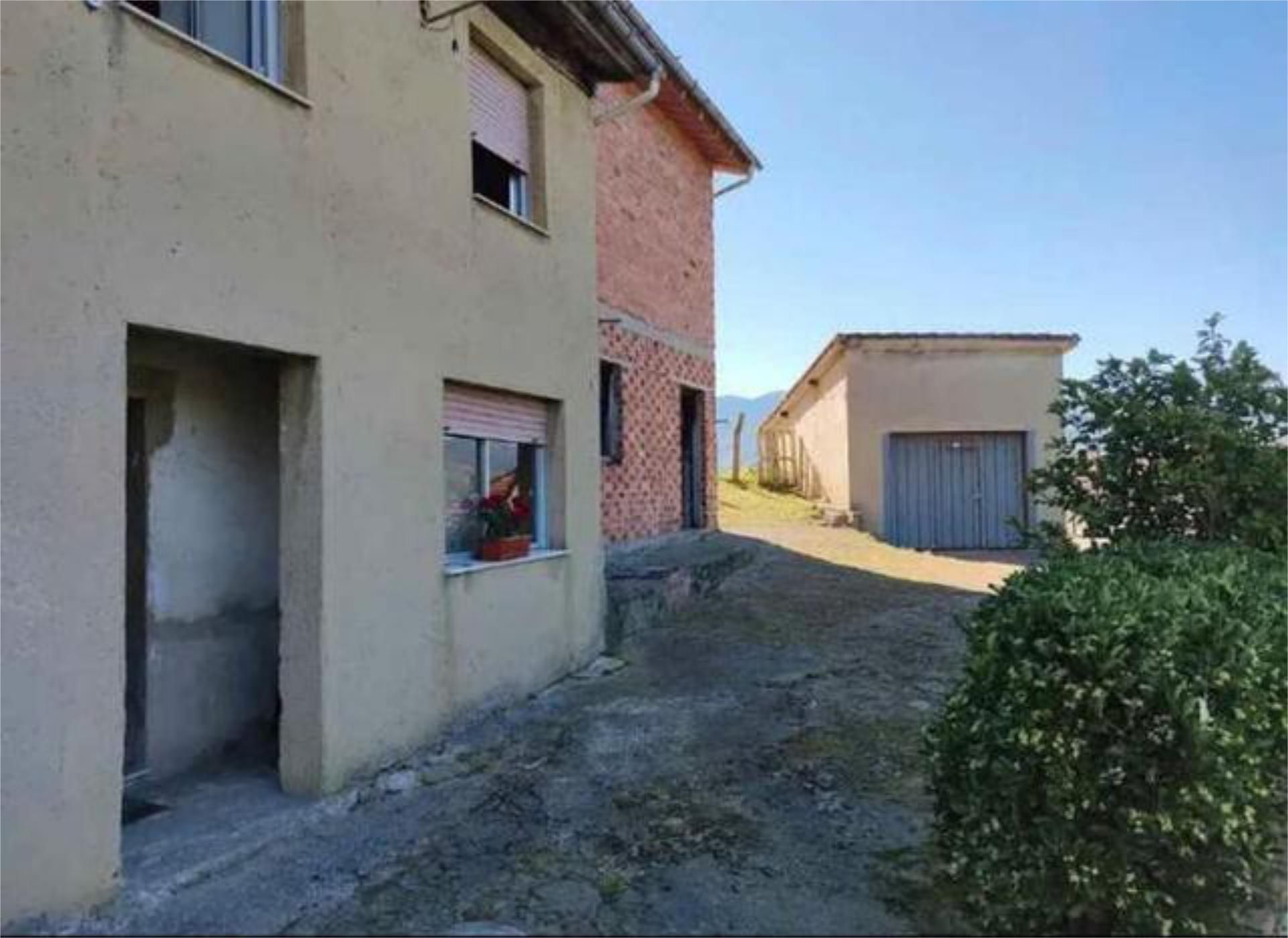 Vista exterior de Casa o chalet en venta en Bimenes
