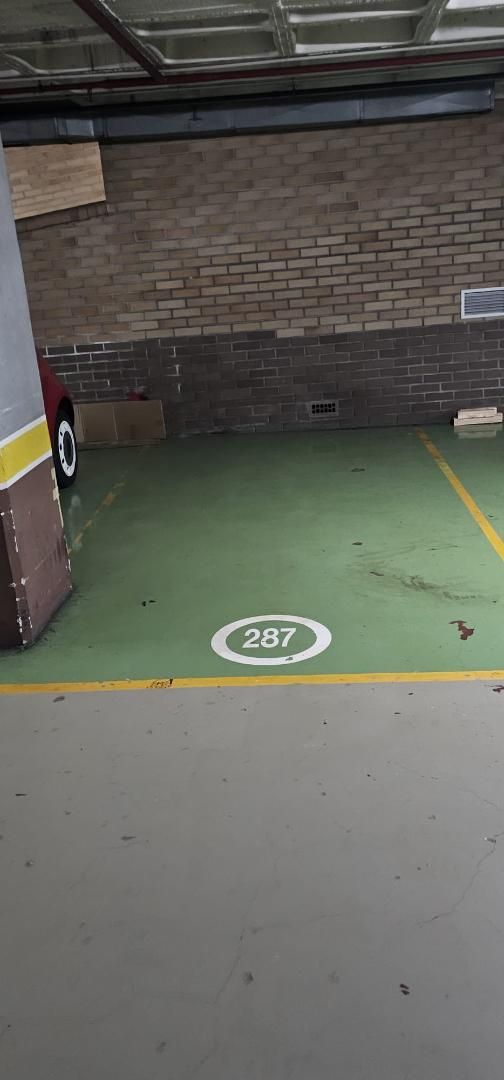 Garatge de lloguer a Rúa de Rosalía de Castro, 8, Centro - Areal Aparcament de Garatge de lloguer en Vigo