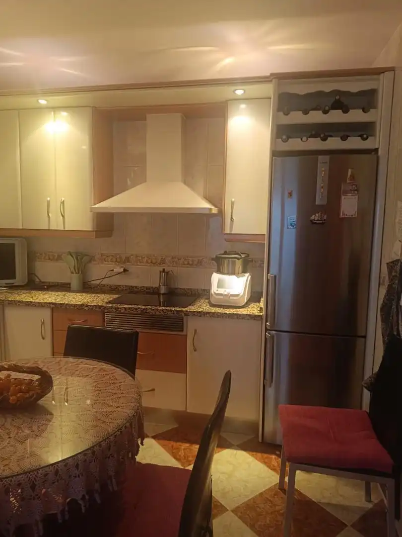 Casa adosada en venta en Calle Nuestra Abuela, 31, Alcalá la Real Cocina de Casa adosada en venta en Alcalá la Real con Aire acondicionado, Terraza y Balcón