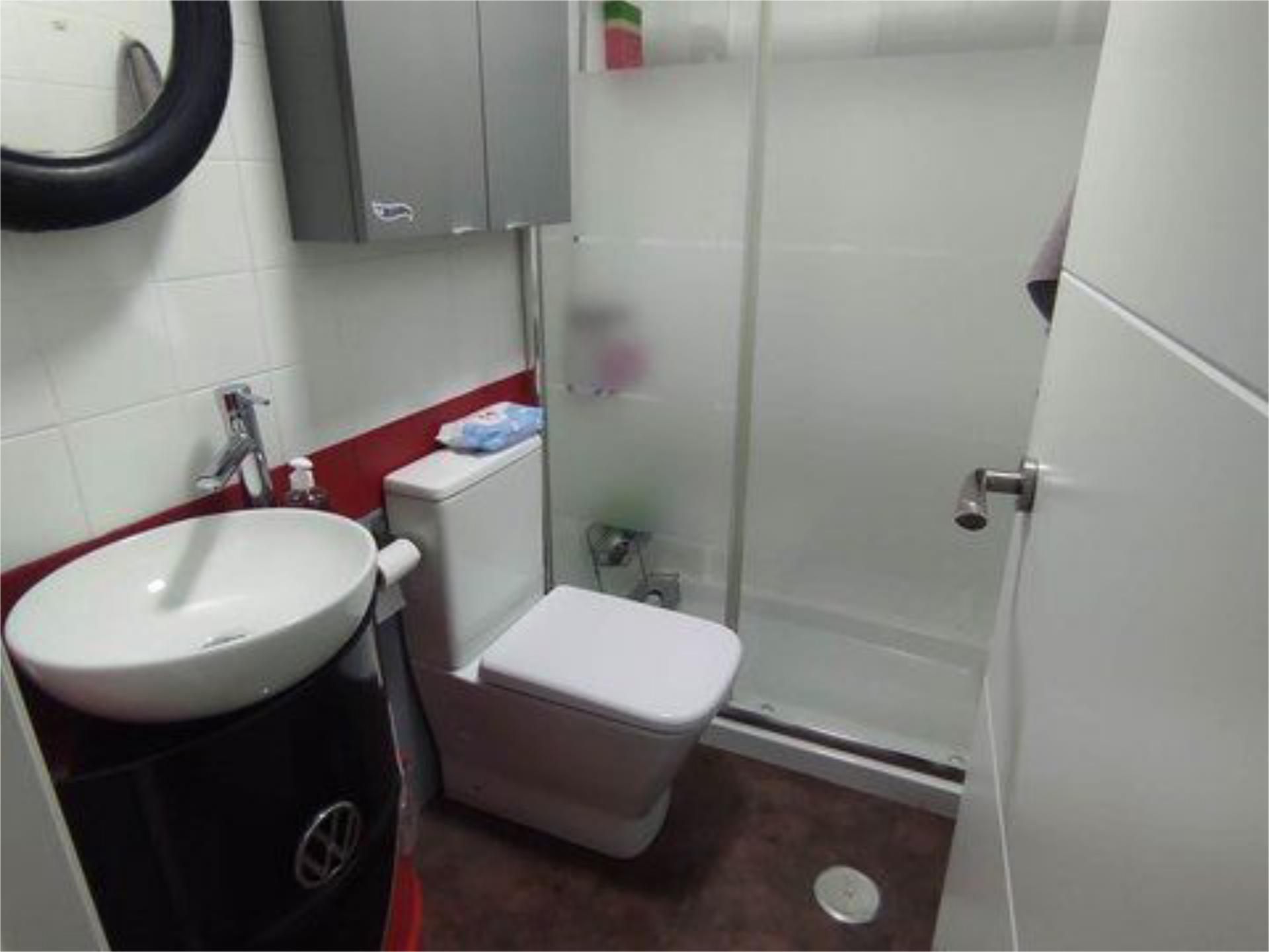 Bathroom of Flat to rent in Padrón  with Storage room and Furnished