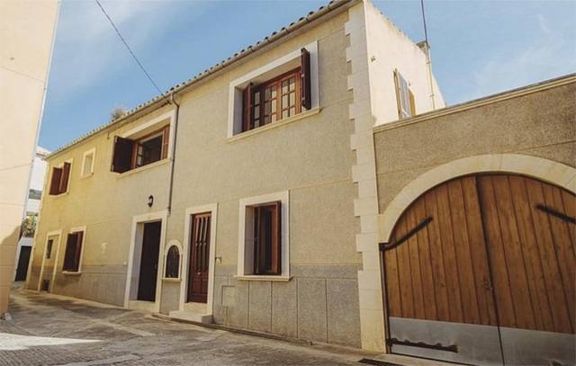 Casa adosada en Venta en Carrer l'Església, 3 en Santa Eugènia