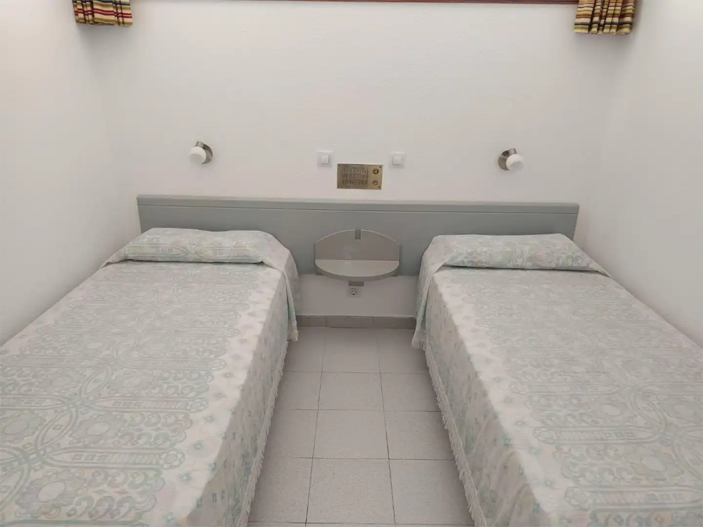 Dormitori de Pis de lloguer en San Bartolomé de Tirajana amb Terrassa, Piscina i Moblat