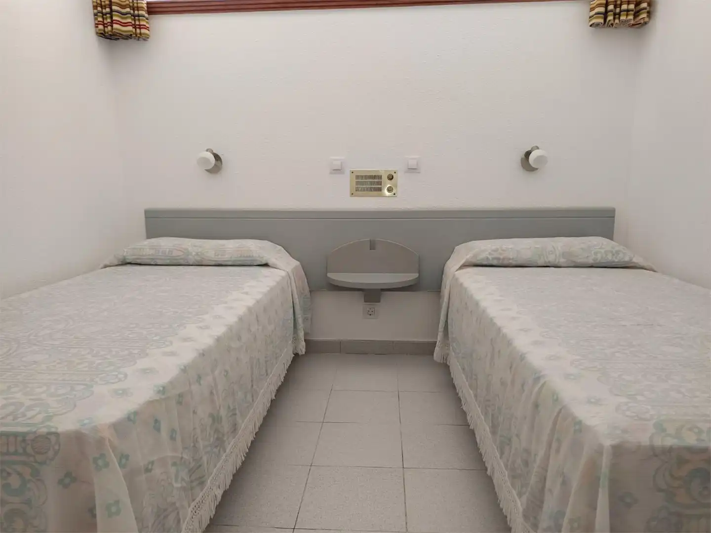 Dormitori de Pis de lloguer en San Bartolomé de Tirajana amb Terrassa, Piscina i Moblat