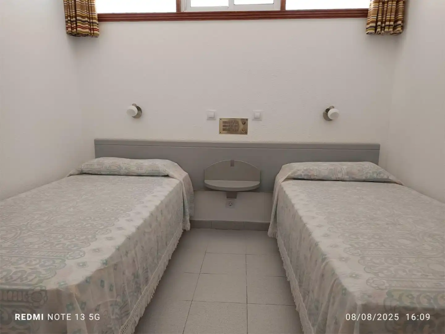 Dormitori de Pis de lloguer en San Bartolomé de Tirajana amb Terrassa, Piscina i Moblat