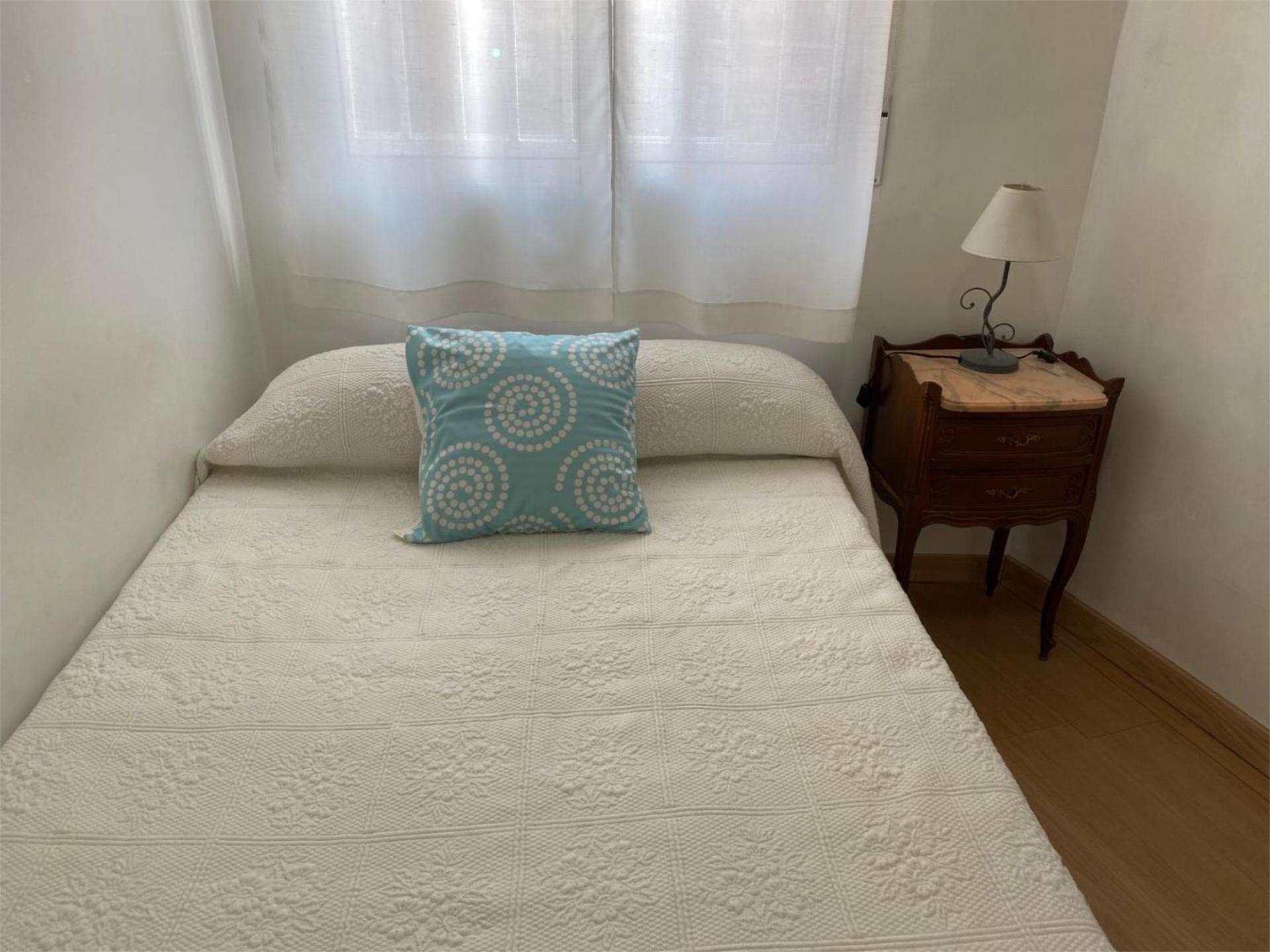 Bedroom of Flat to rent in  Madrid Capital  with Heating, Parquet flooring and Furnished
