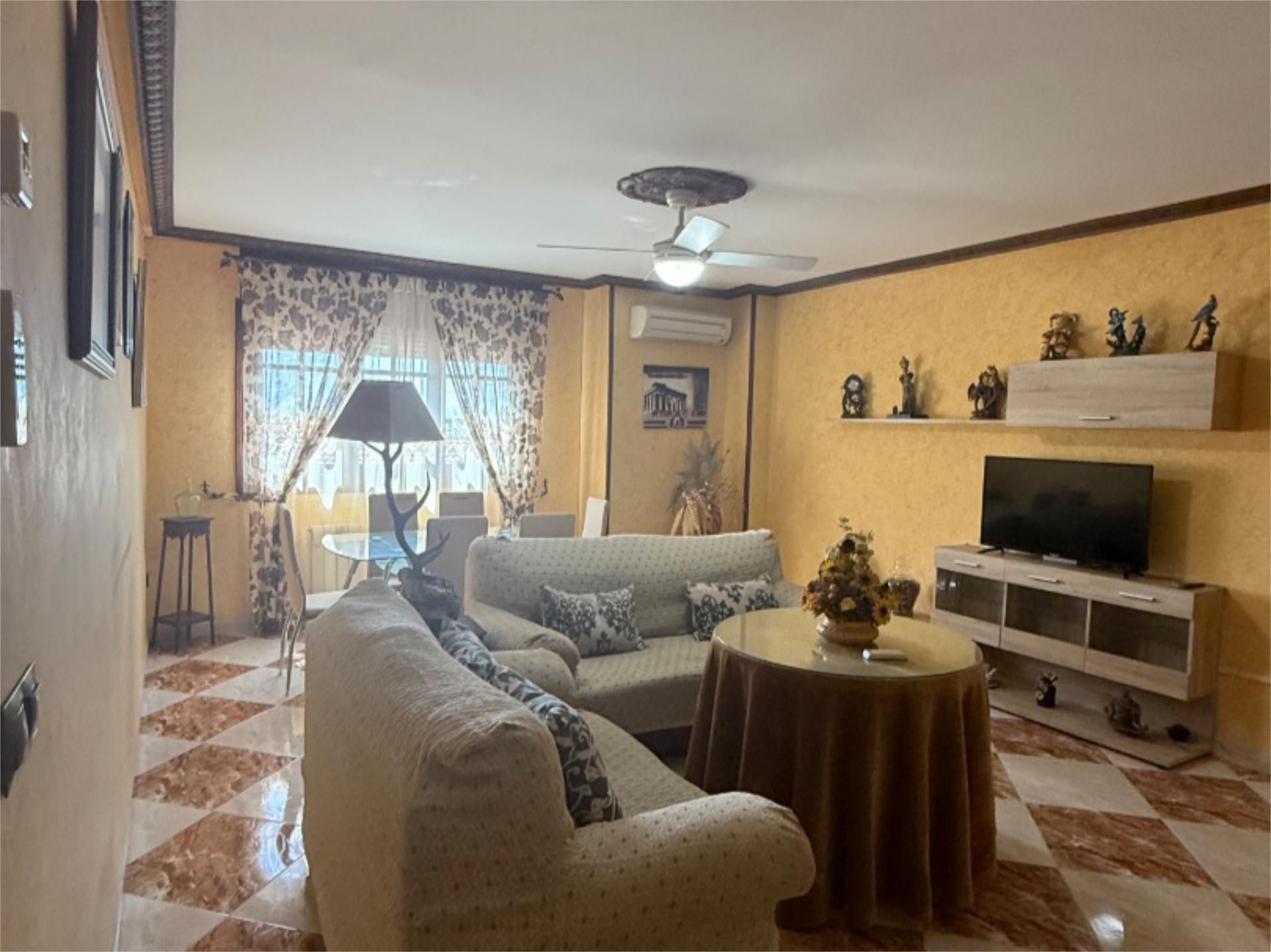 Sala d'estar de Pis de lloguer en Castellar amb Aire condicionat, Calefacció i Moblat