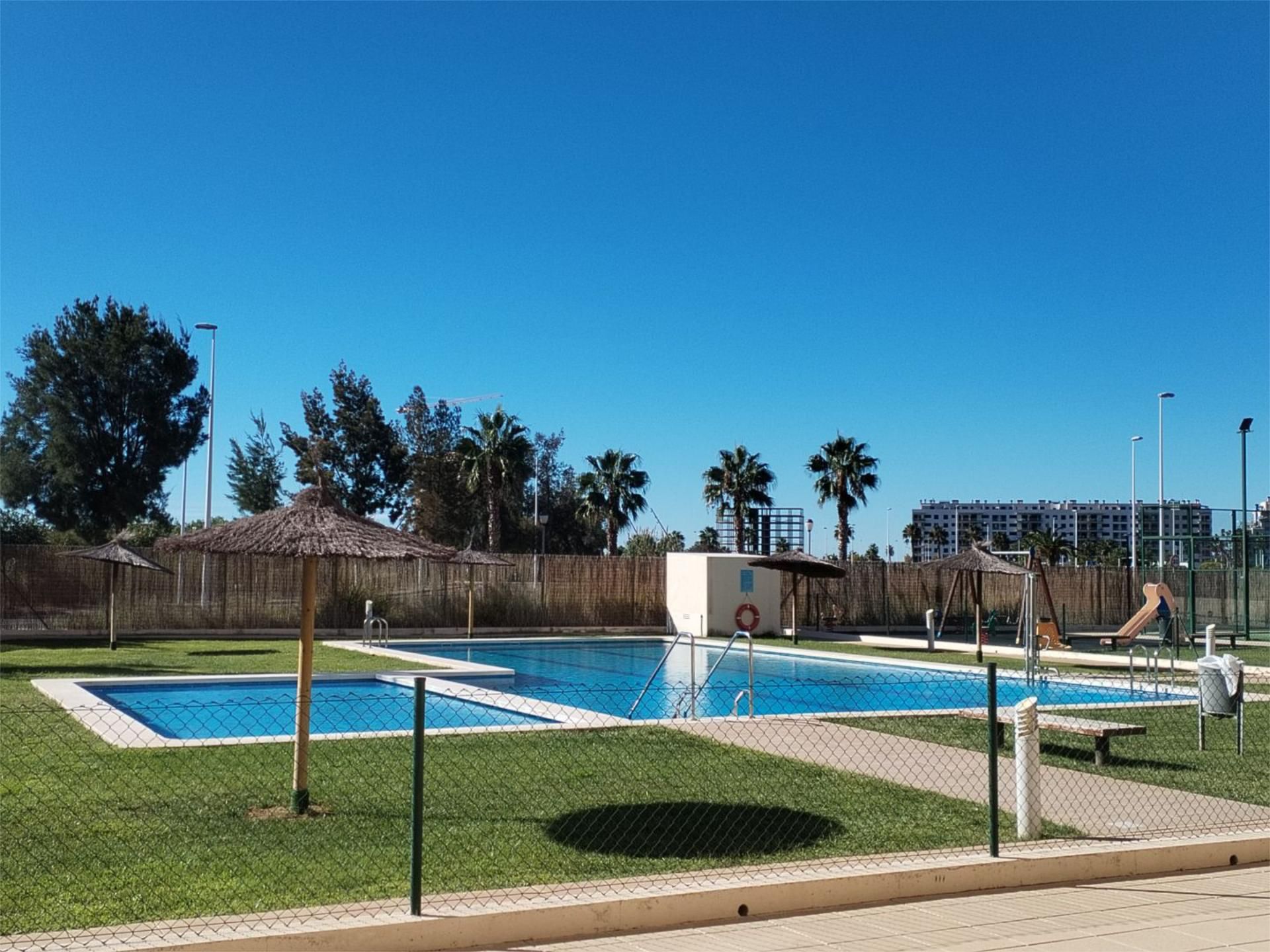 Piscina de Apartament en venda en Moncofa amb Aire condicionat, Terrassa i Piscina