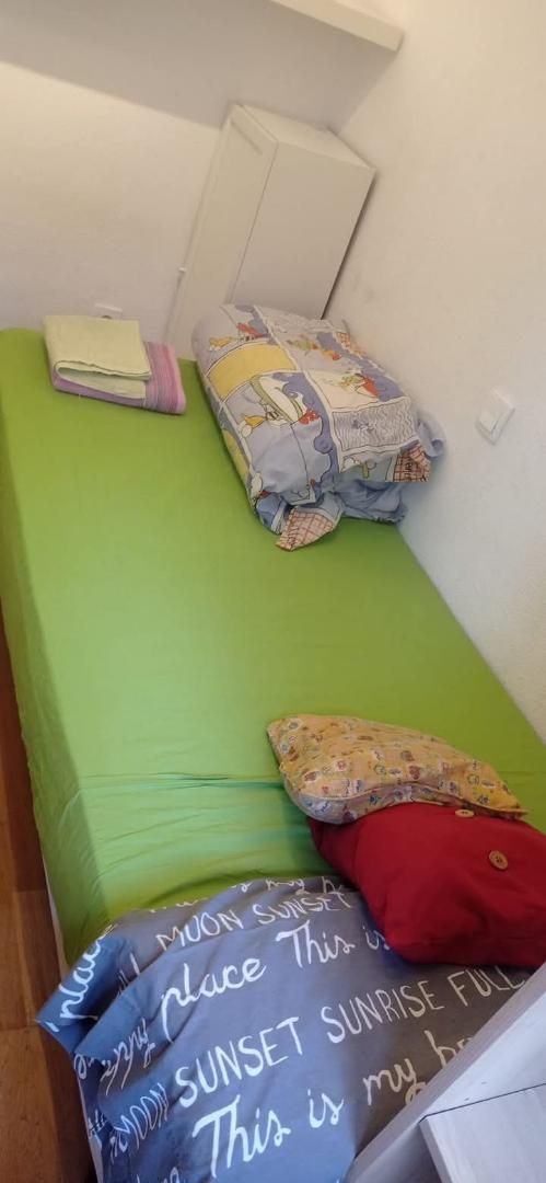 Pis per a compartir a Avenida del Monasterio de El Escorial, 40, Montecarmelo