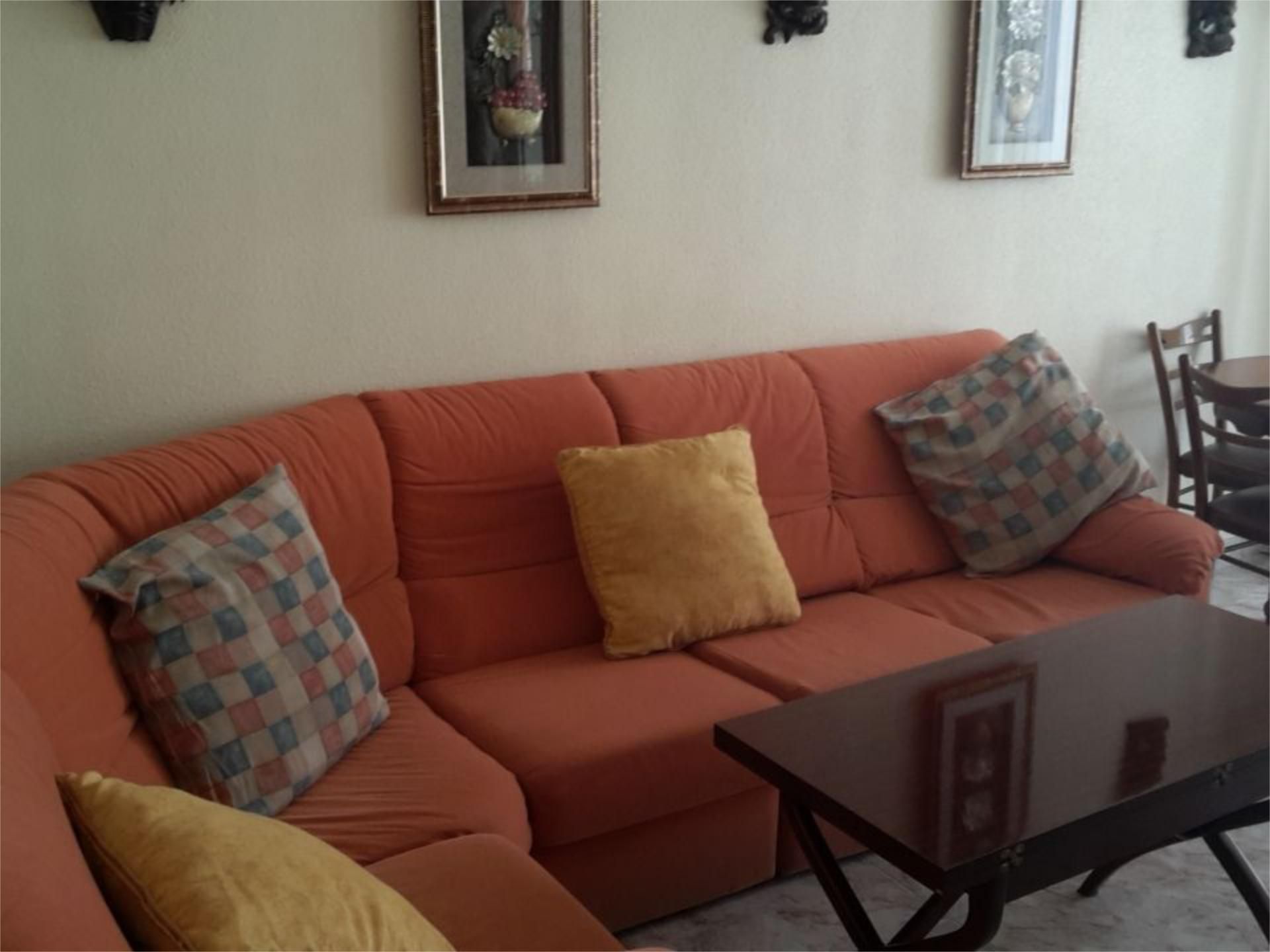 Living room of Flat to rent in Valladolid Capital  with Heating, Furnished and Community parking