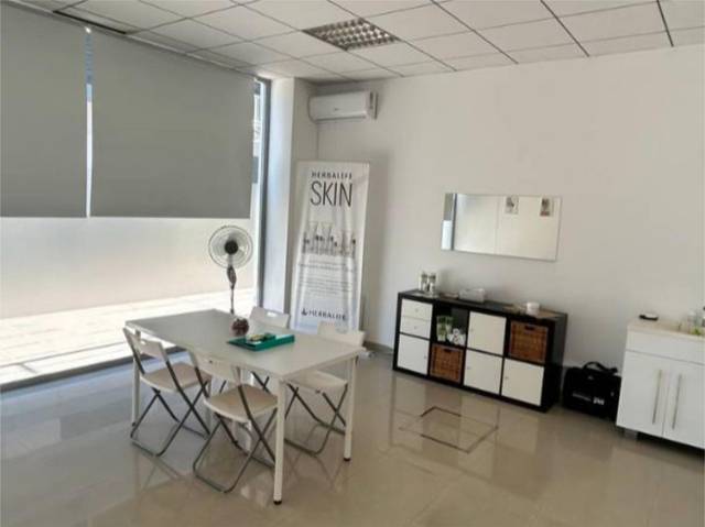 Local comercial en Alquiler en Avenida Espartinas, 21 en Bollullos de la Mitación