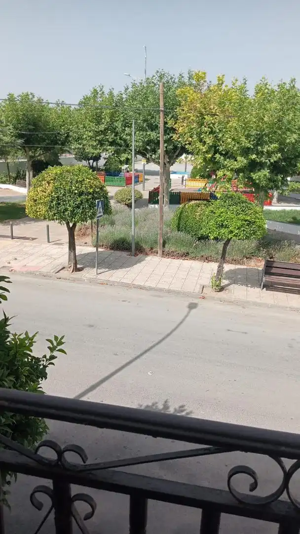 Casa adosada en venta en Calle Granada, 75, Martos Vista exterior de Casa adosada en venta en Martos con Aire acondicionado, Jardín privado y Piscina