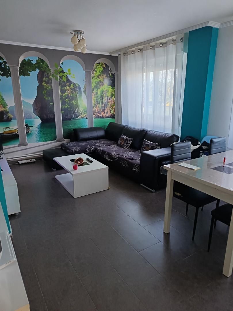 Sala d'estar de Pis en venda en Terradillos amb Calefacció i Moblat