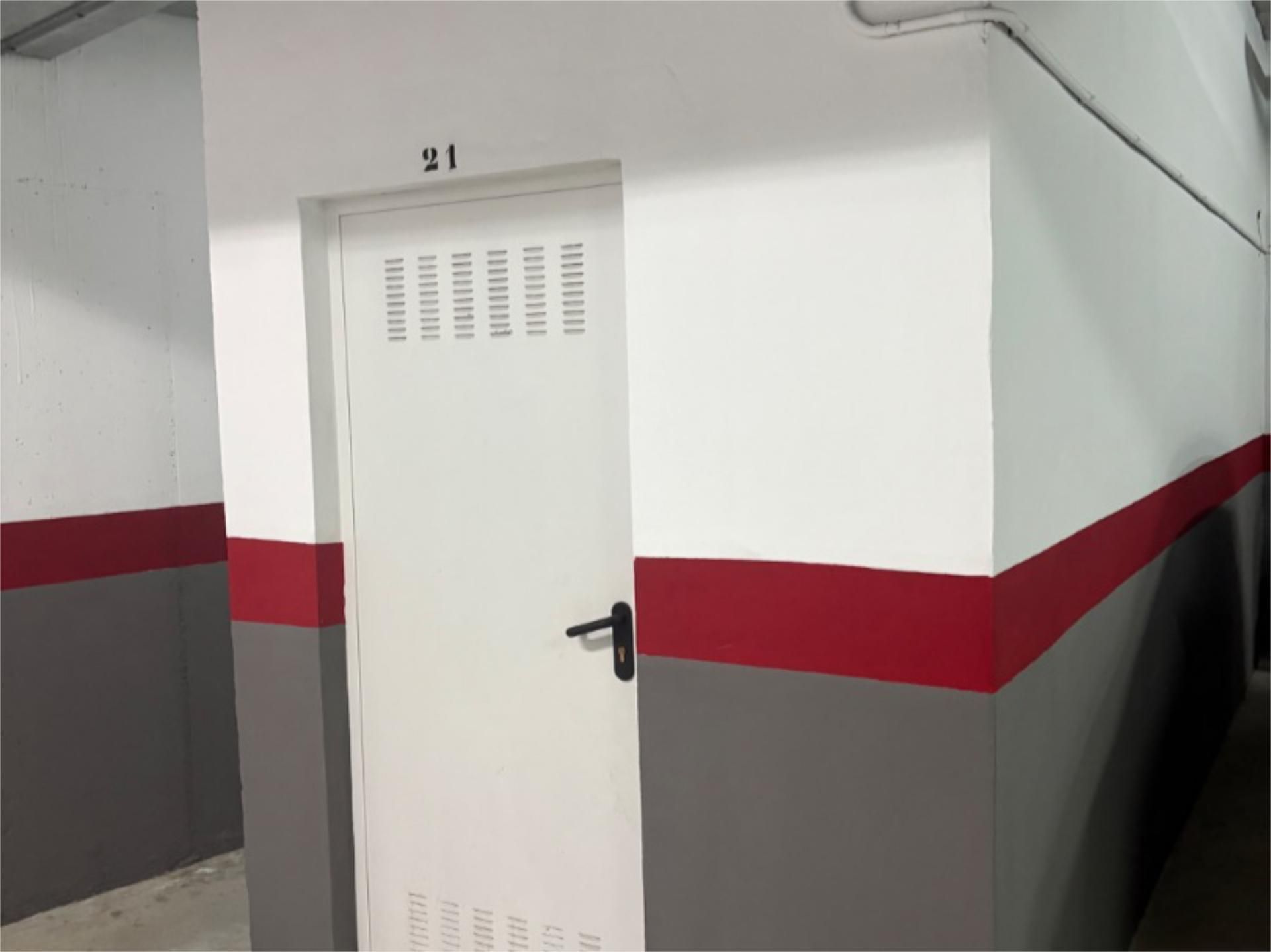 Box room for sale in Vélez-Málaga