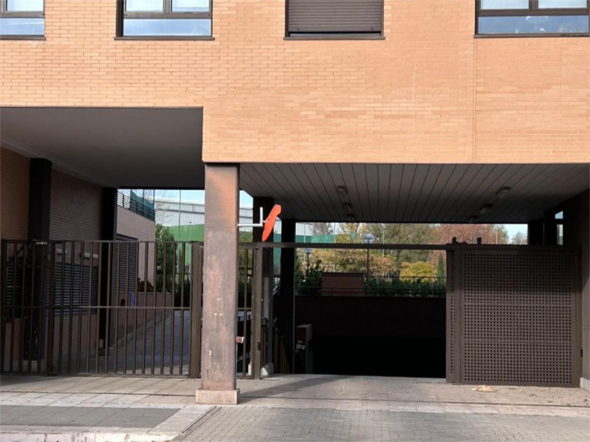Exterior view of Garage to rent in Azuqueca de Henares