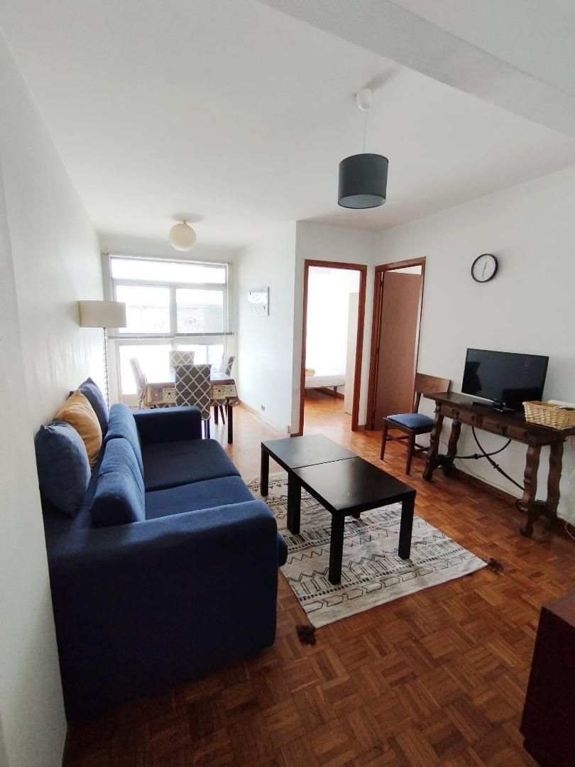 Living room of Flat to rent in Santiago de Compostela   with Parquet flooring, Furnished and Oven