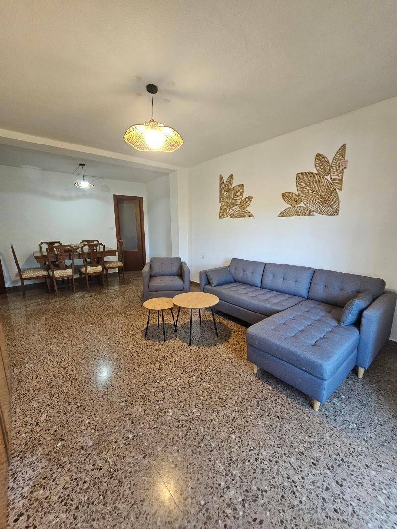 Living room of Flat to rent in Burjassot  with Air Conditioner and Balcony