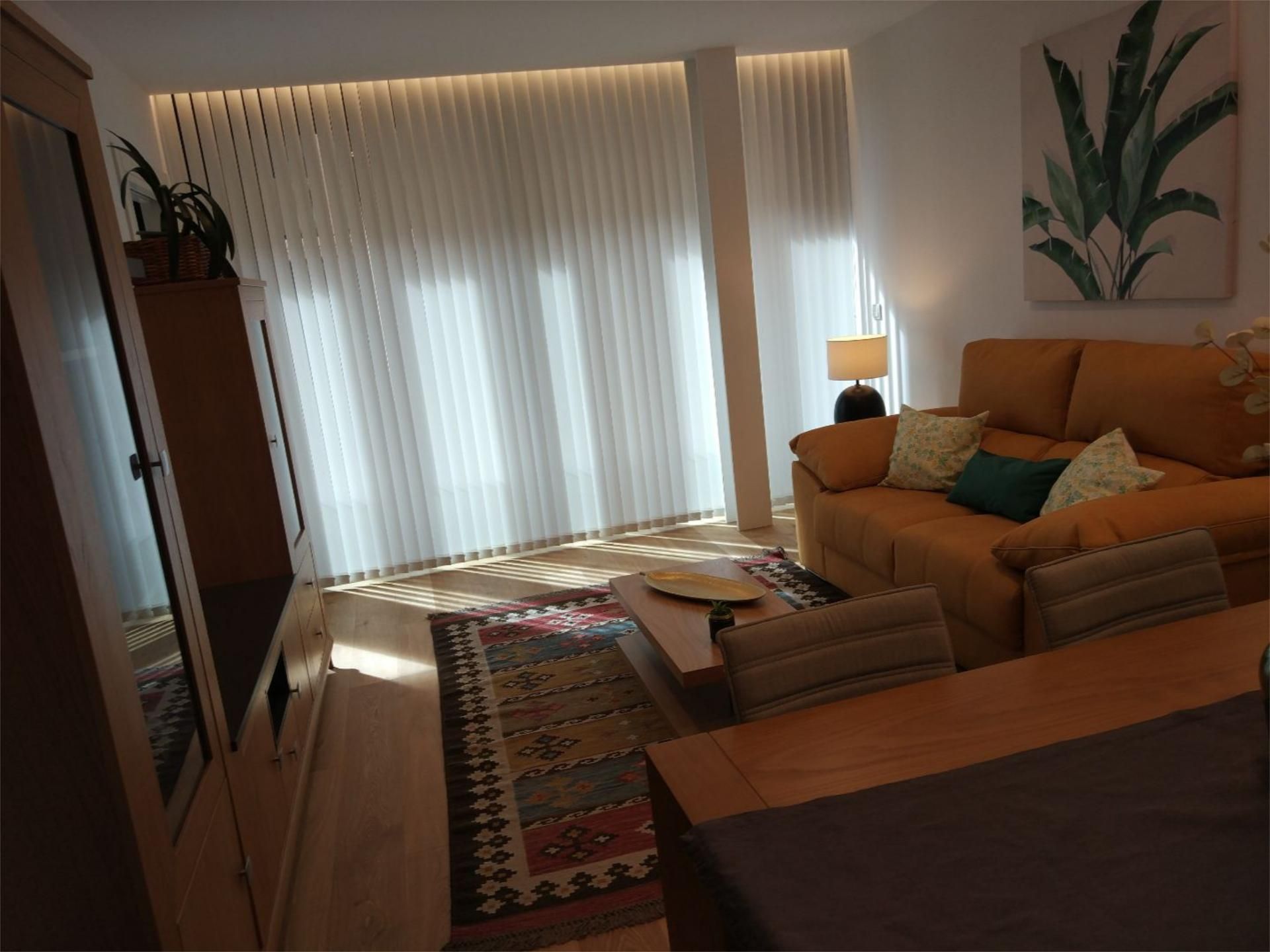 Sala de estar de Piso de alquiler en Santiago de Compostela  con Calefacción, Jardín privado y Parquet