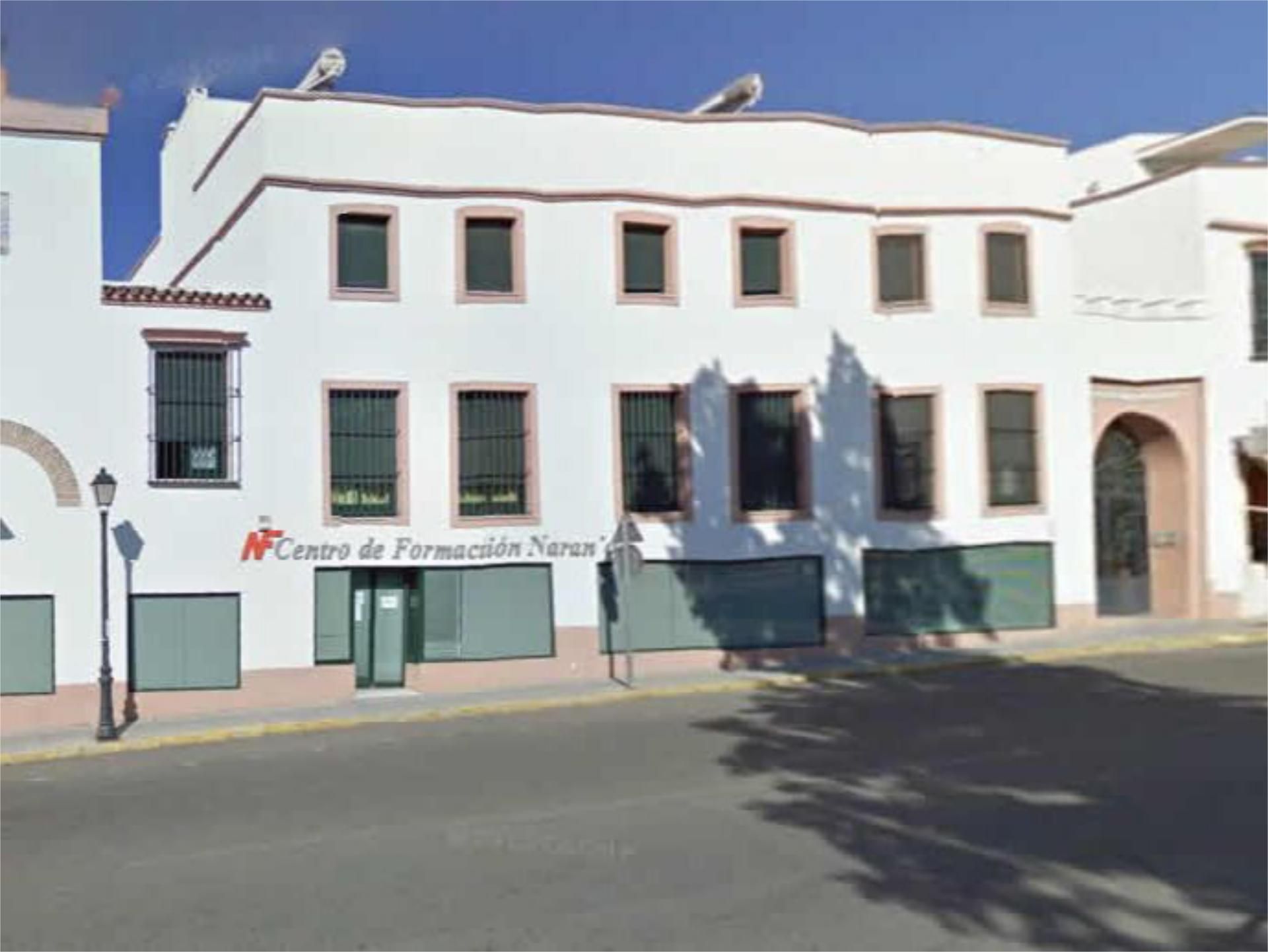 Vista exterior de Pis en venda en Sanlúcar la Mayor amb Aire condicionat i Terrassa