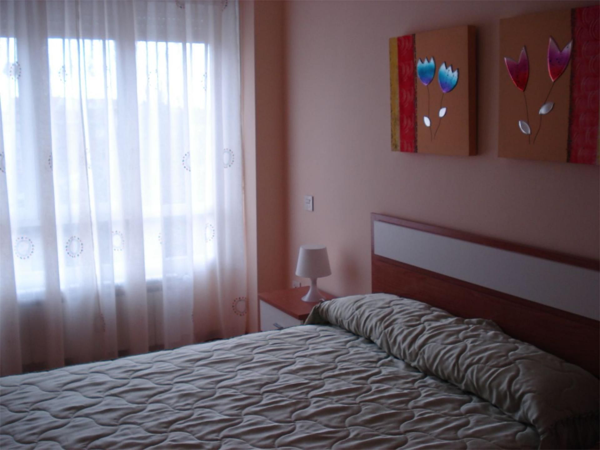 Bedroom of Flat to rent in Tarancón  with Heating, Parquet flooring and Furnished